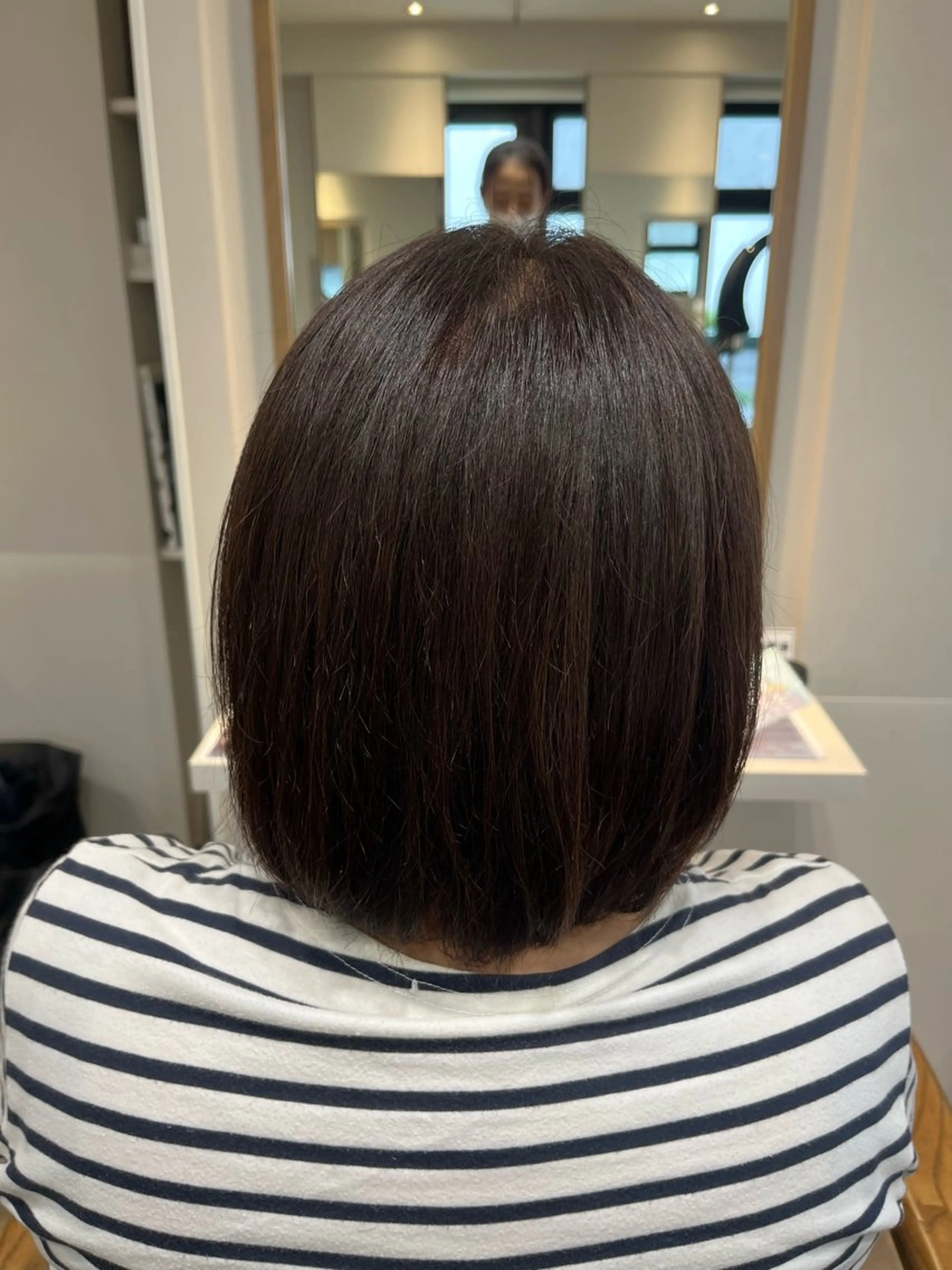 ミディアム 小鴨 美佳のヘアスタイル