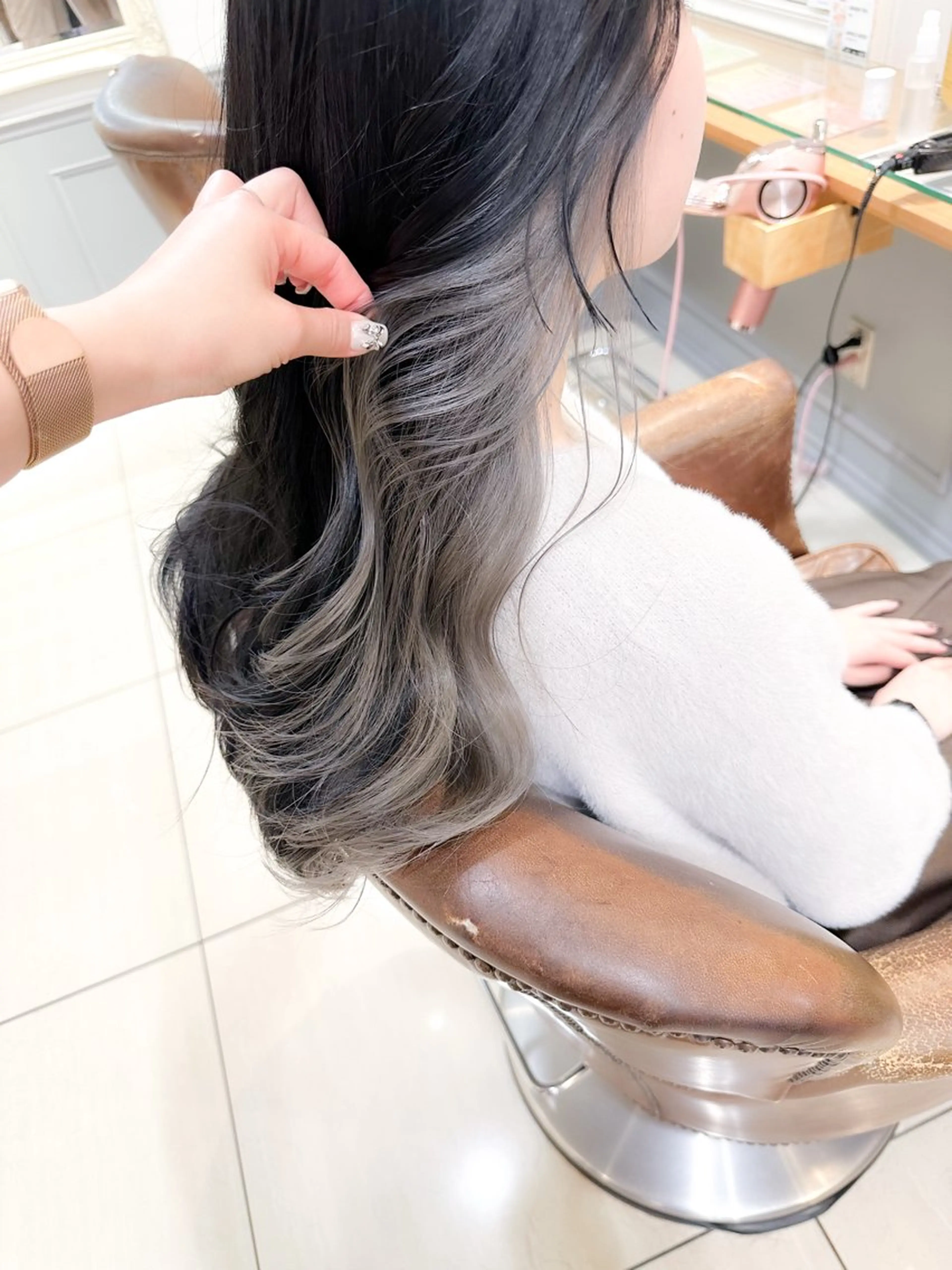 ロング カラー インナーカラー ロング ヘアカラー ✨カラー支持No.1 🧸ワキ カナコ🧸のヘアスタイル