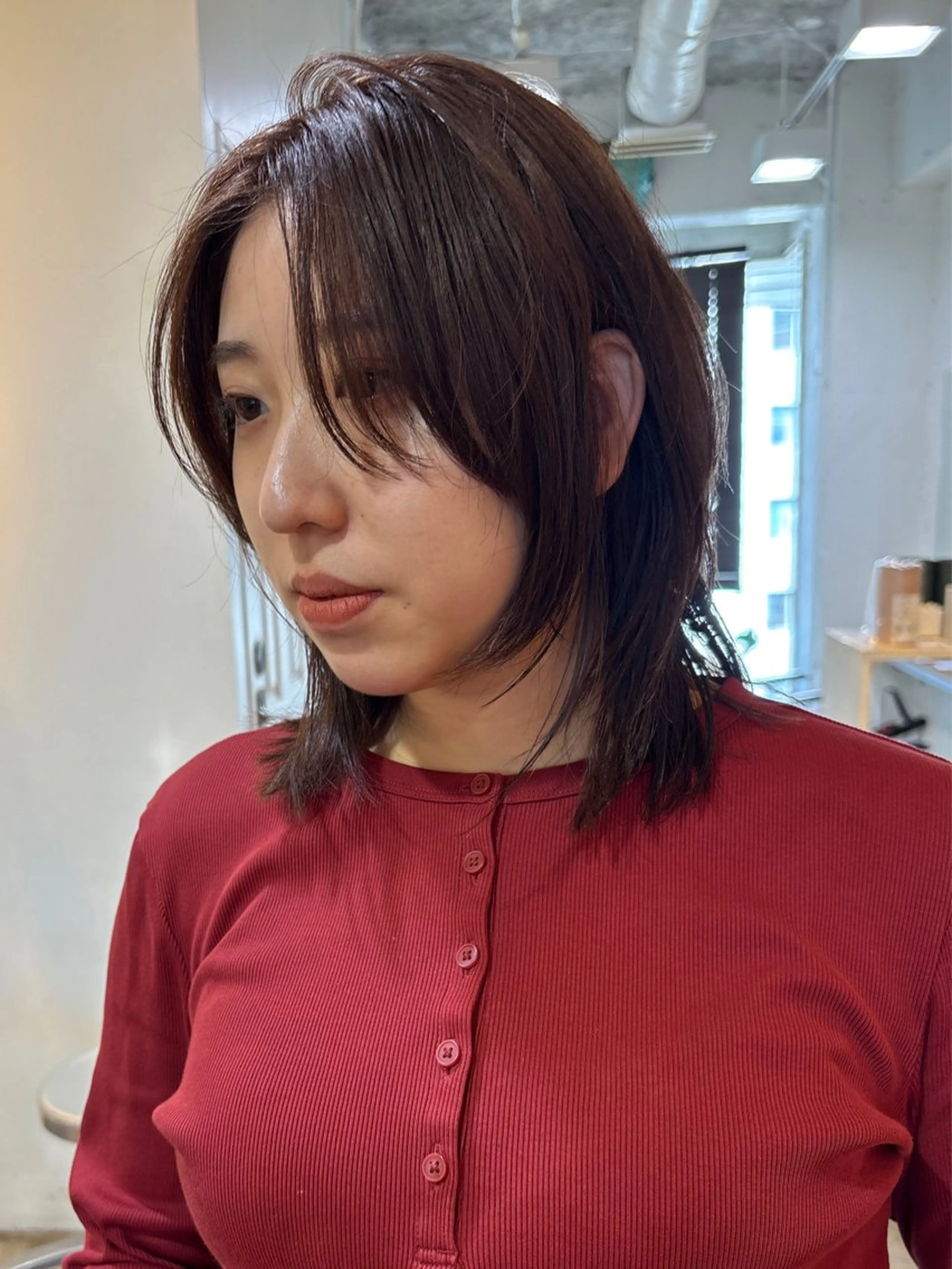 ミディアム カラー カット ヘアカラー トリートメント RIN／韓国ヘア レイヤーカットのヘアスタイル