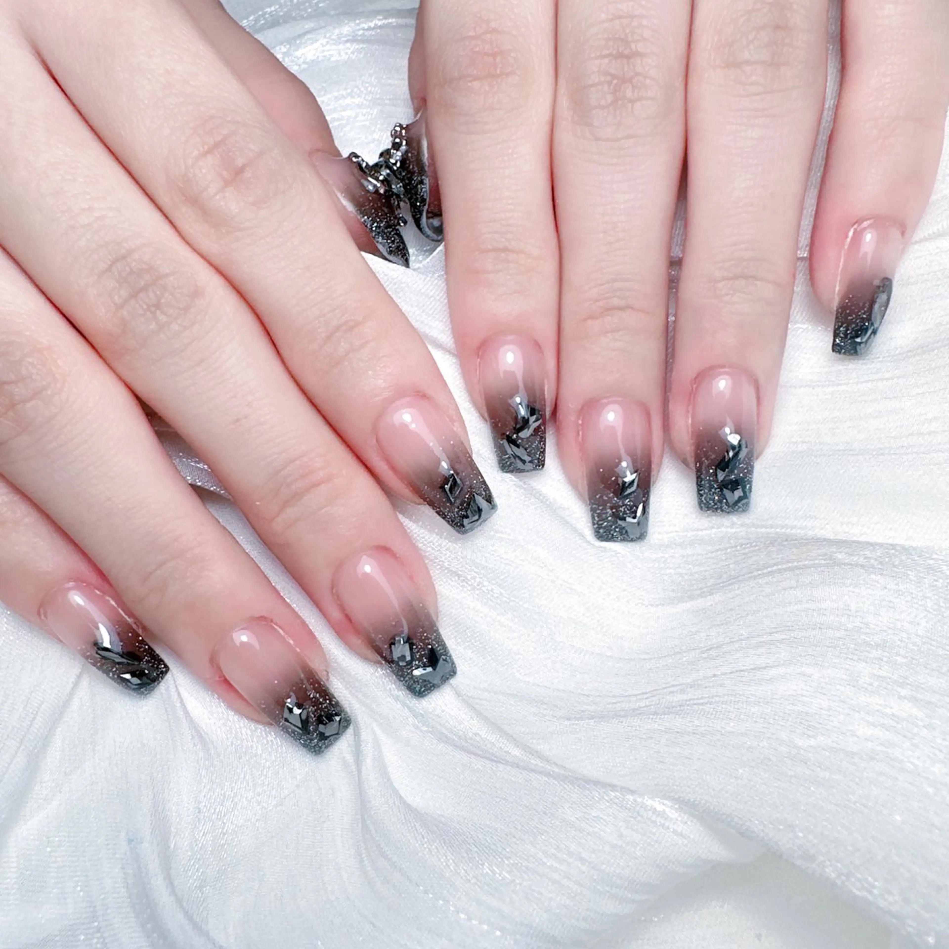 ネイル 🎀M nails✨ ビューティーのネイルデザイン