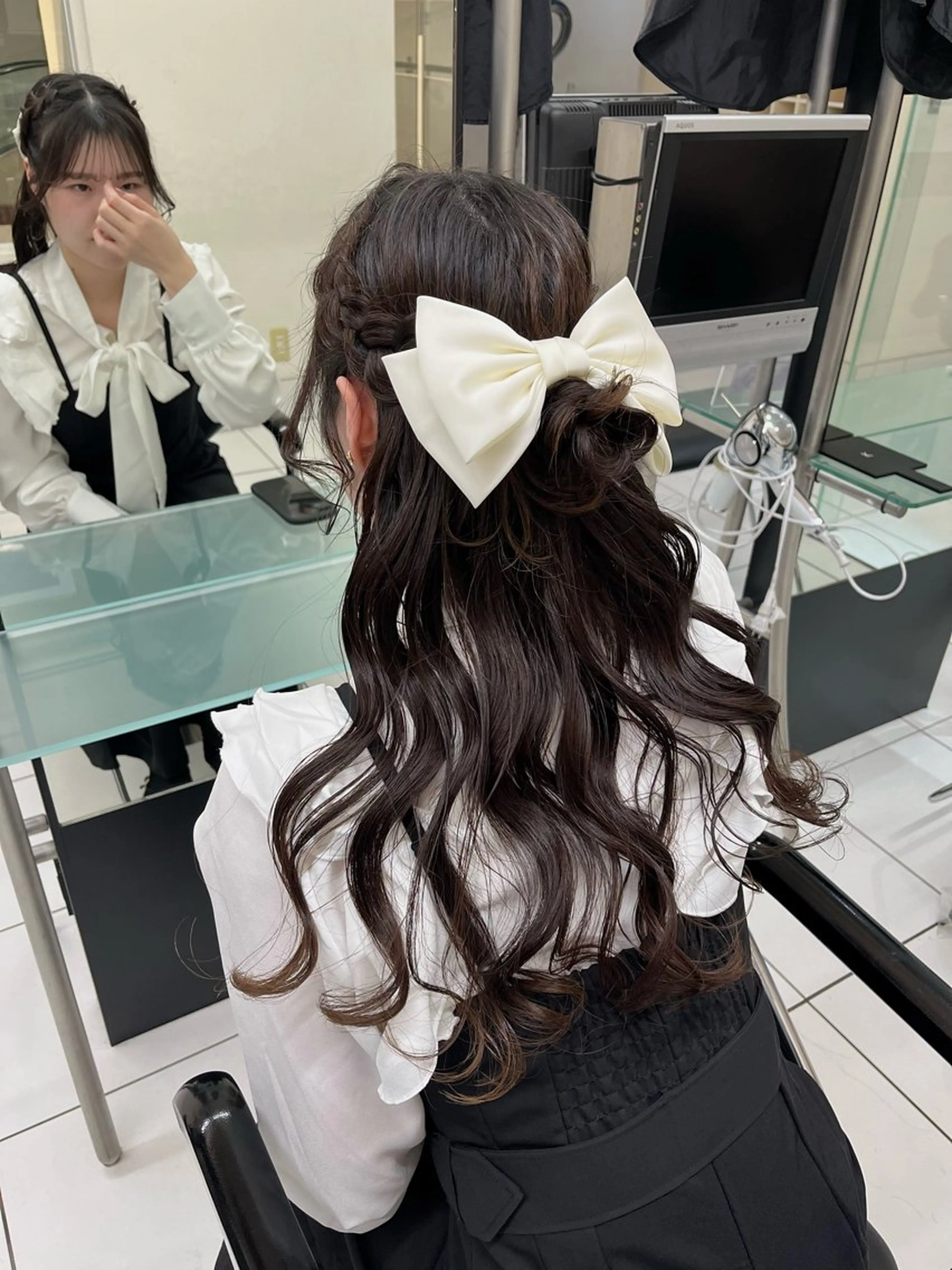 ロング ヘアアレンジ 新開 夏菜のヘアスタイル