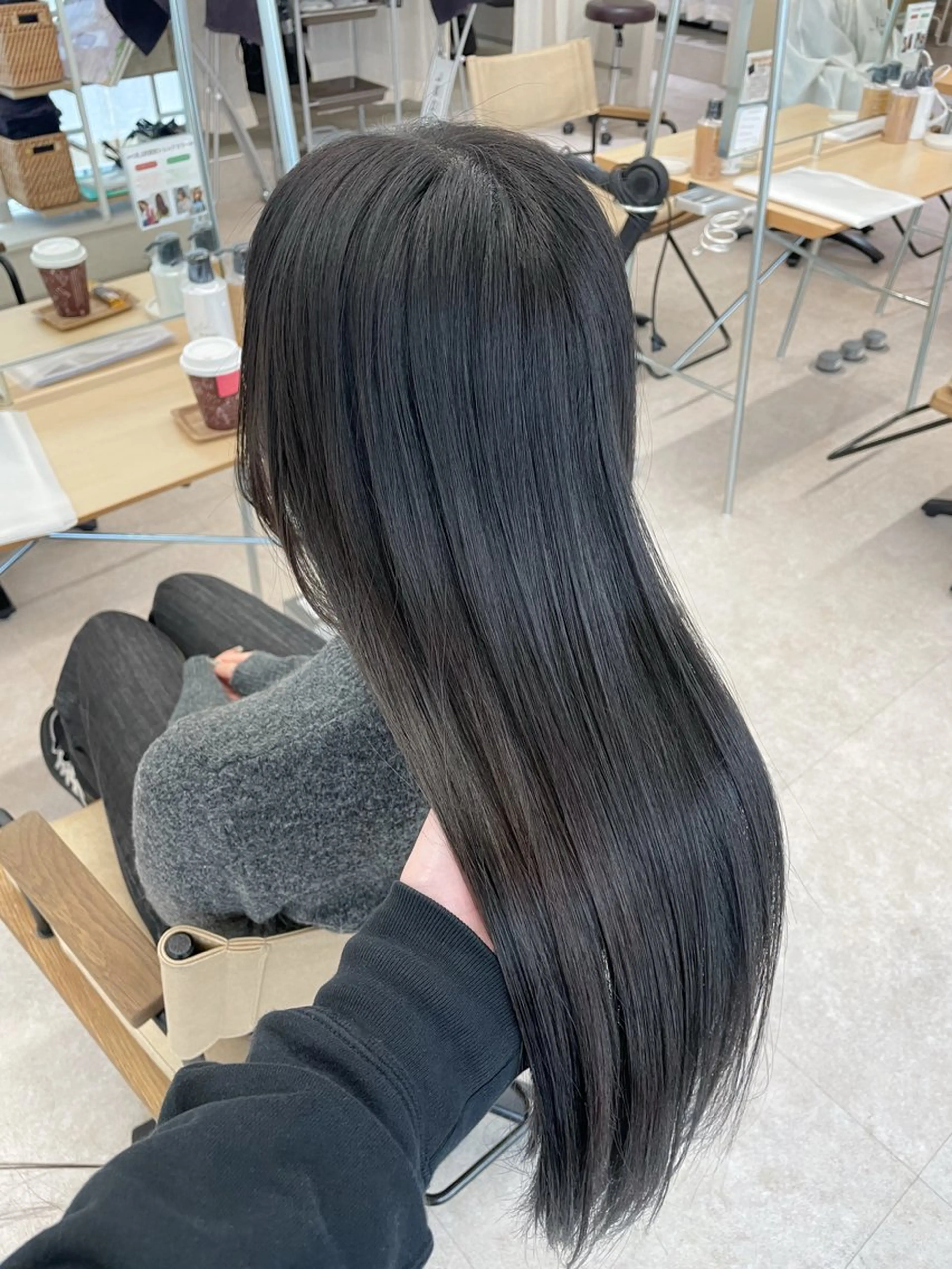 ロング カラー 辺見 葵のヘアスタイル
