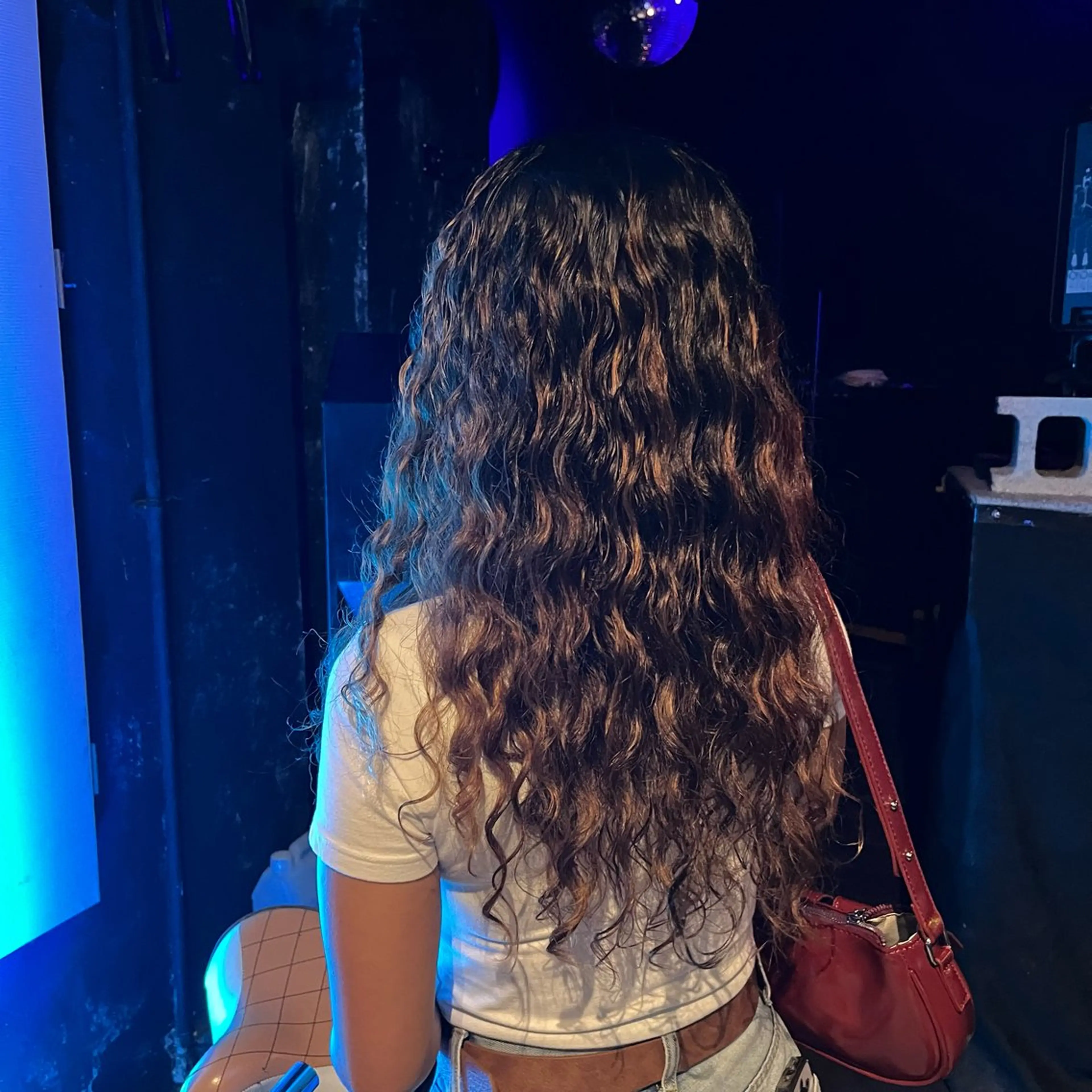 ロング パーマ ハイライト スパイラルパーマ VIM hair 泡瀬店所属・ミサ ミサのヘアスタイル