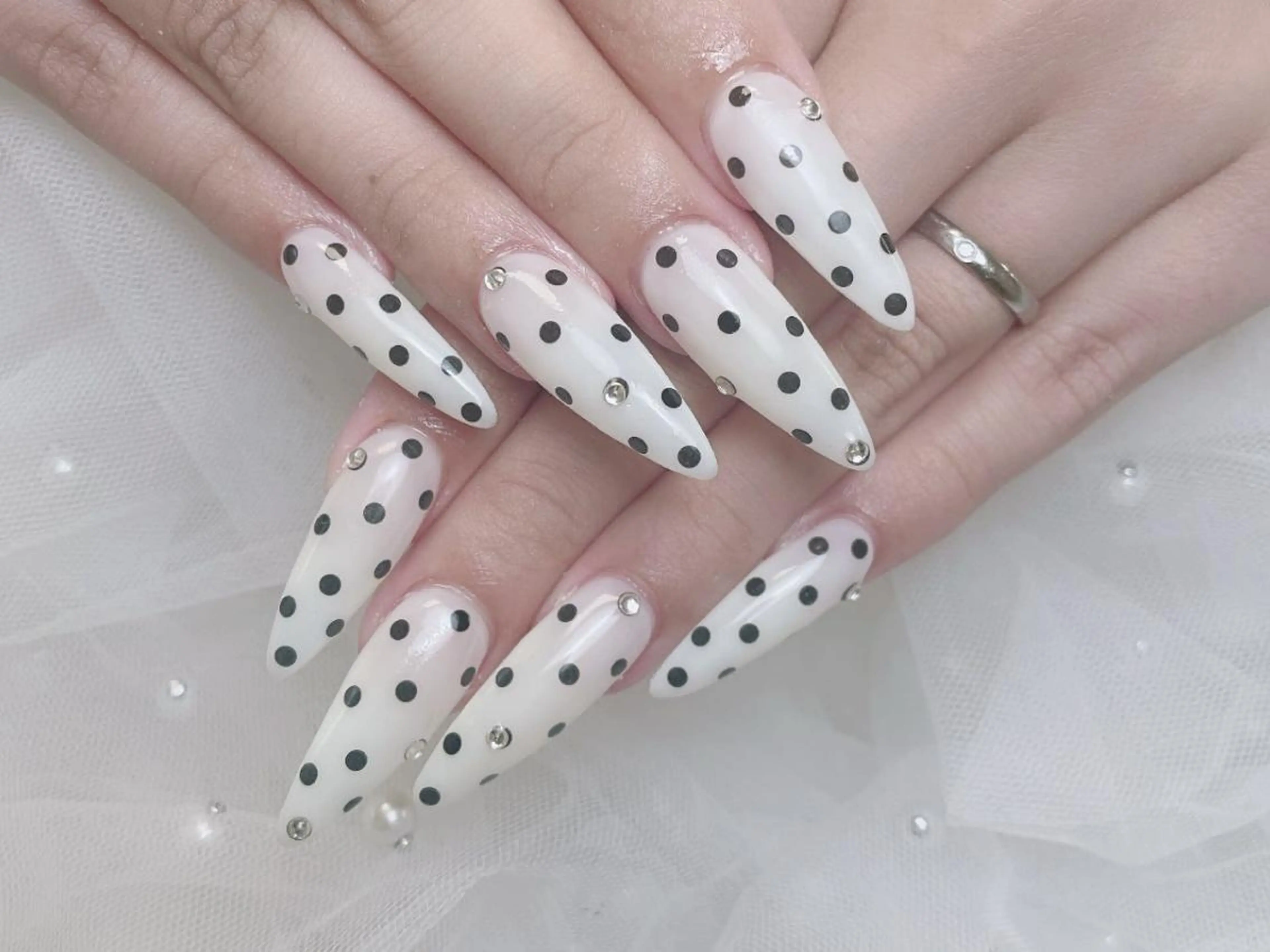 ネイル フレンチネイル 韓国ネイル リボン ネイルサロンロータス (渋谷店)のネイルデザイン