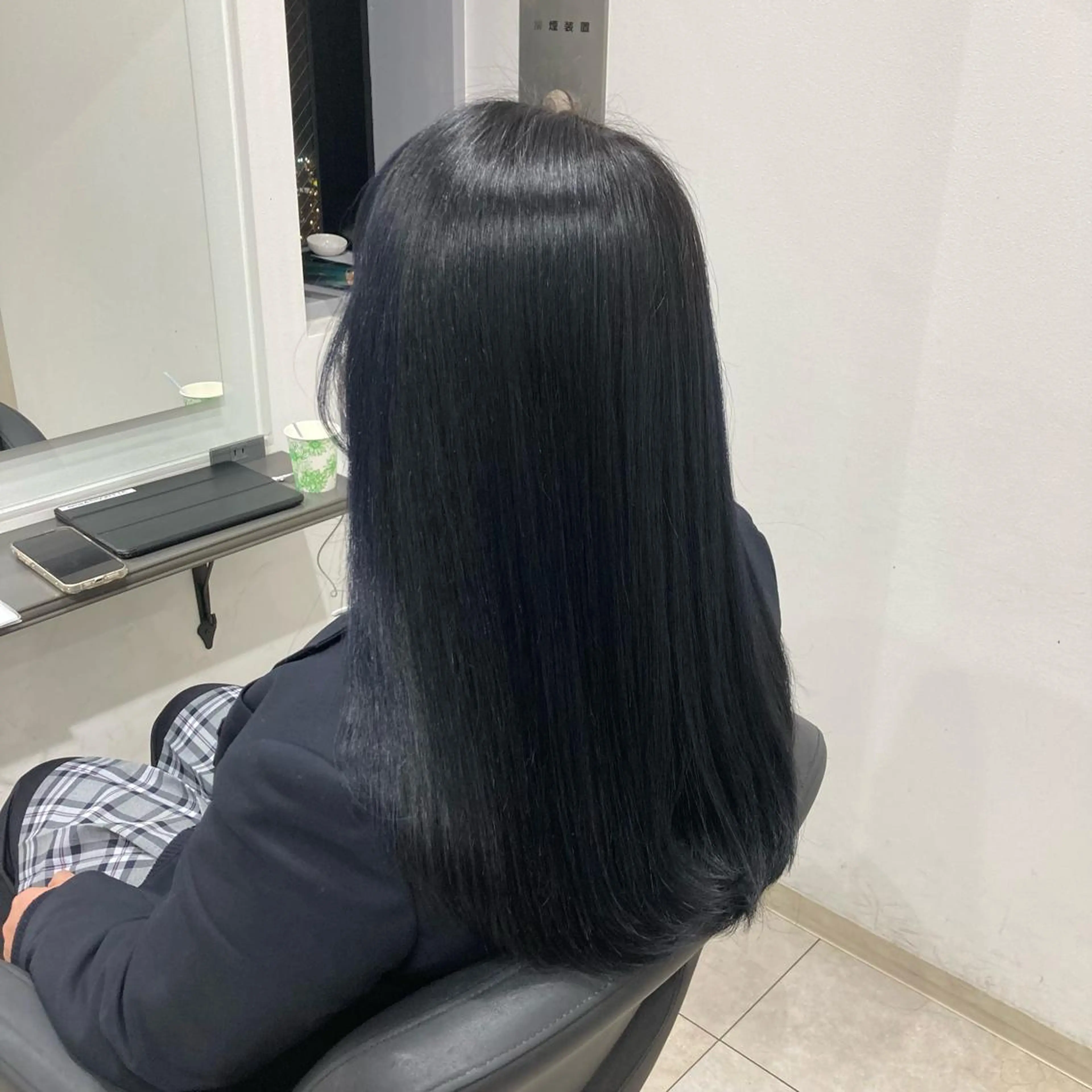 ロング カラー 黒髪 ブリーチ ネイビーカラー ヘアカラー トリートメント ピンクカラー🎀 米津 美佑のヘアスタイル