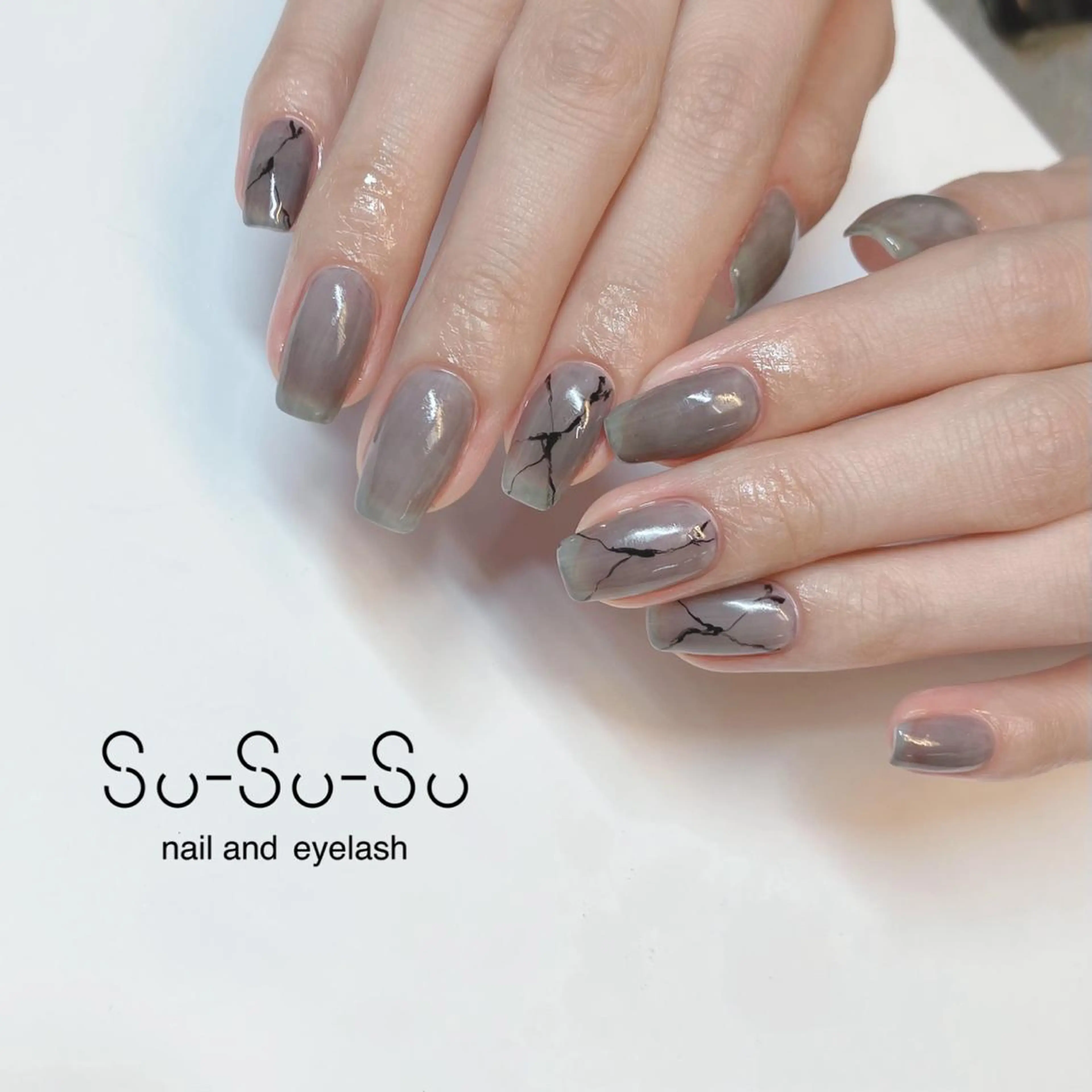 ミディアム sususu. shiomiのネイルデザイン