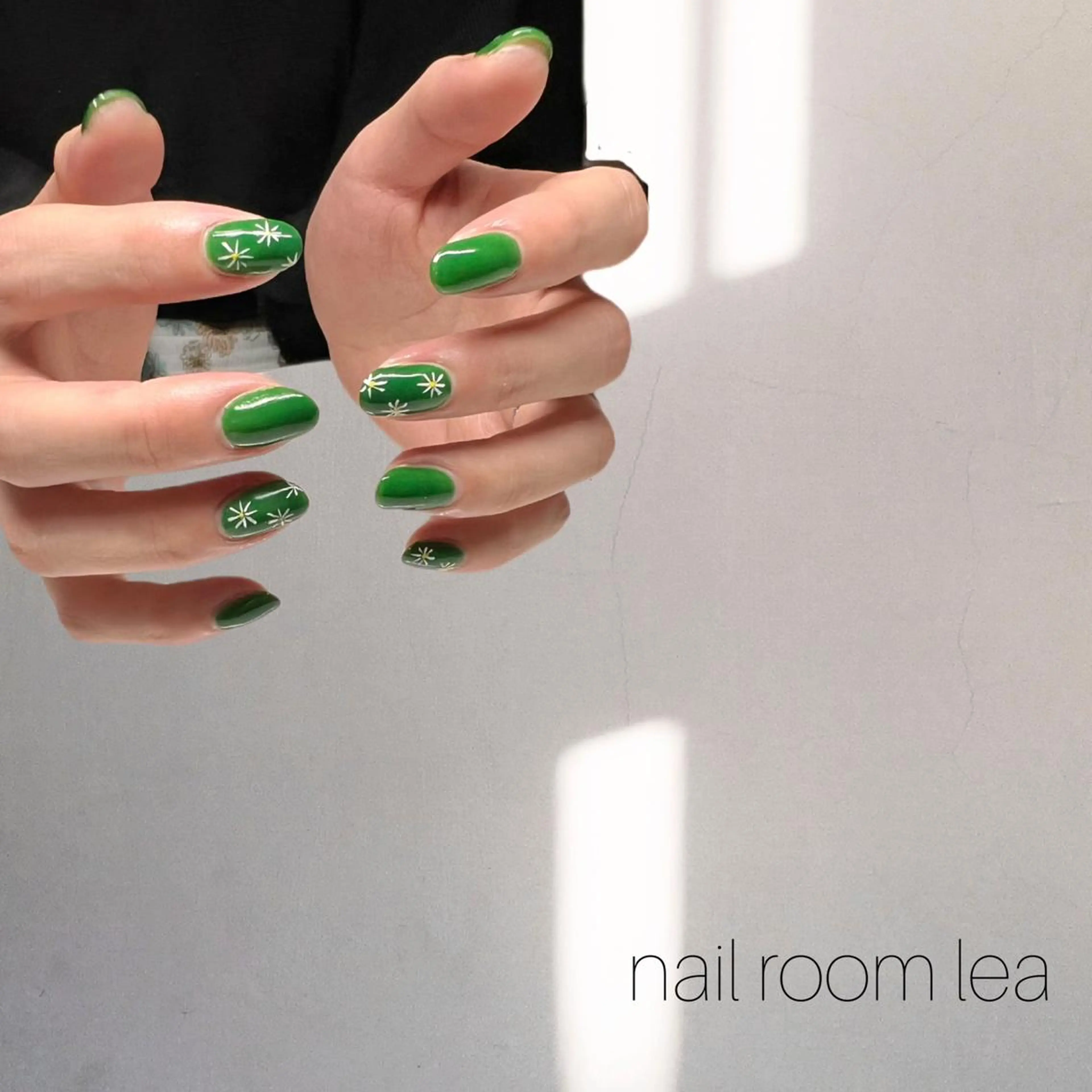 ネイル ハンドネイル ハンドケア nailroom leaのネイルデザイン