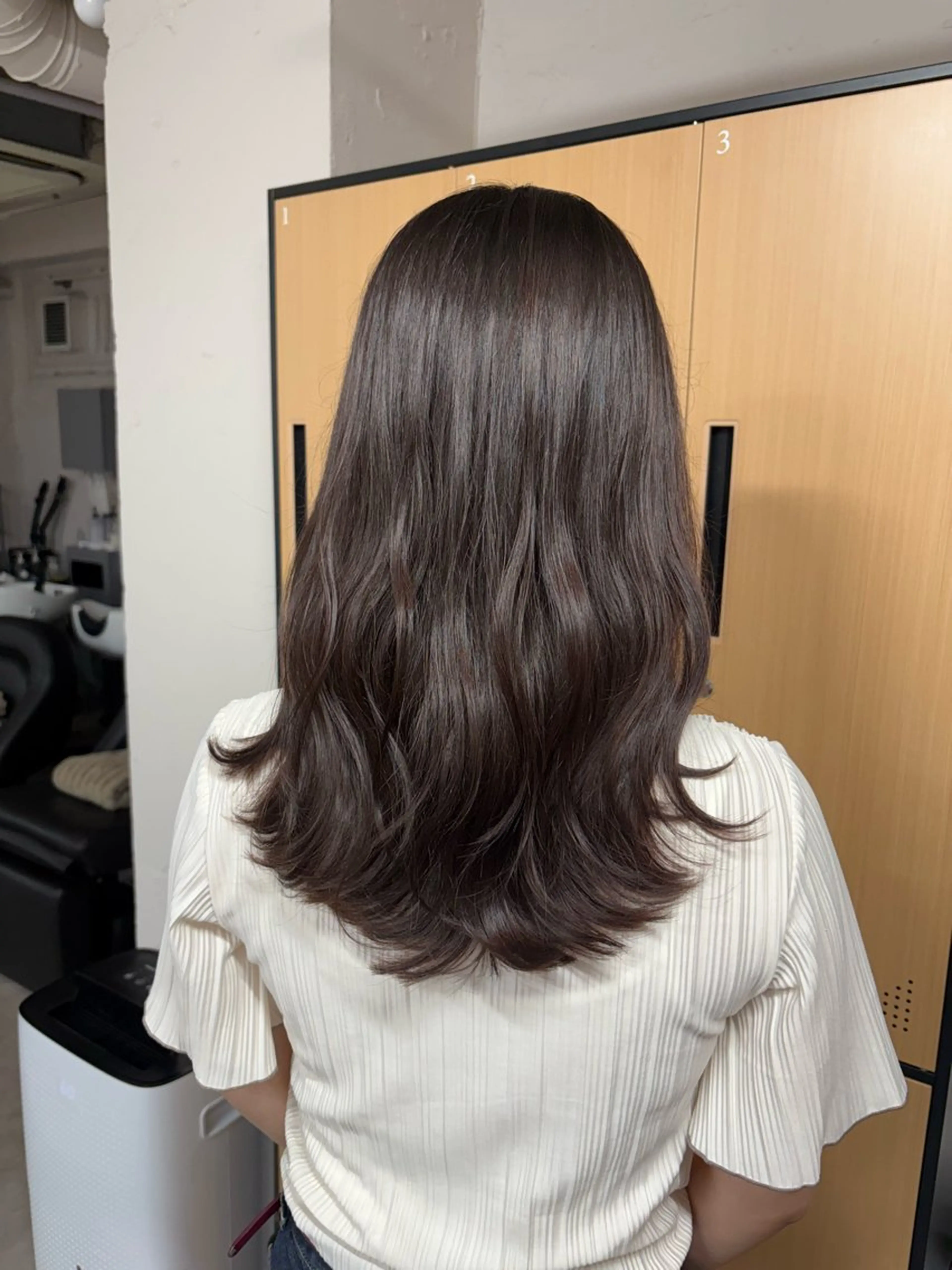 セミロング ヘアカラー tokute 中野真咲🐺のヘアスタイル