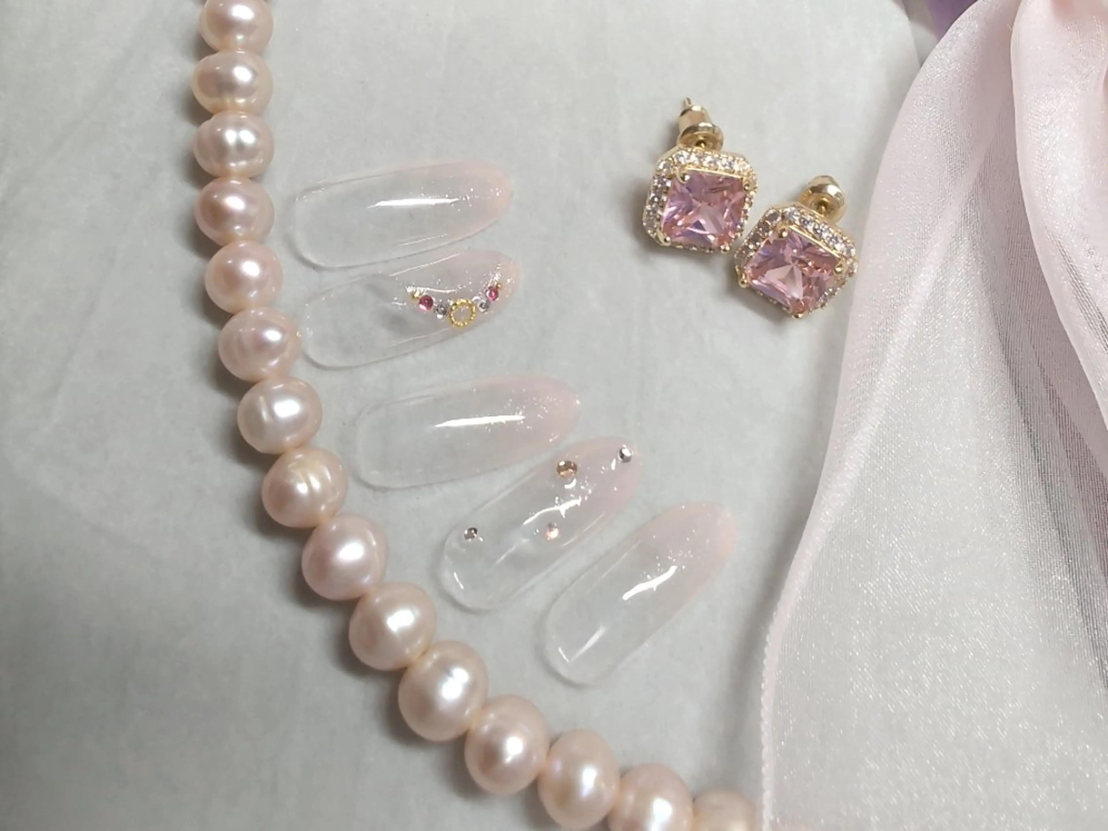 ネイル ヌーディジュエリー ネイルサロンのネイルデザイン