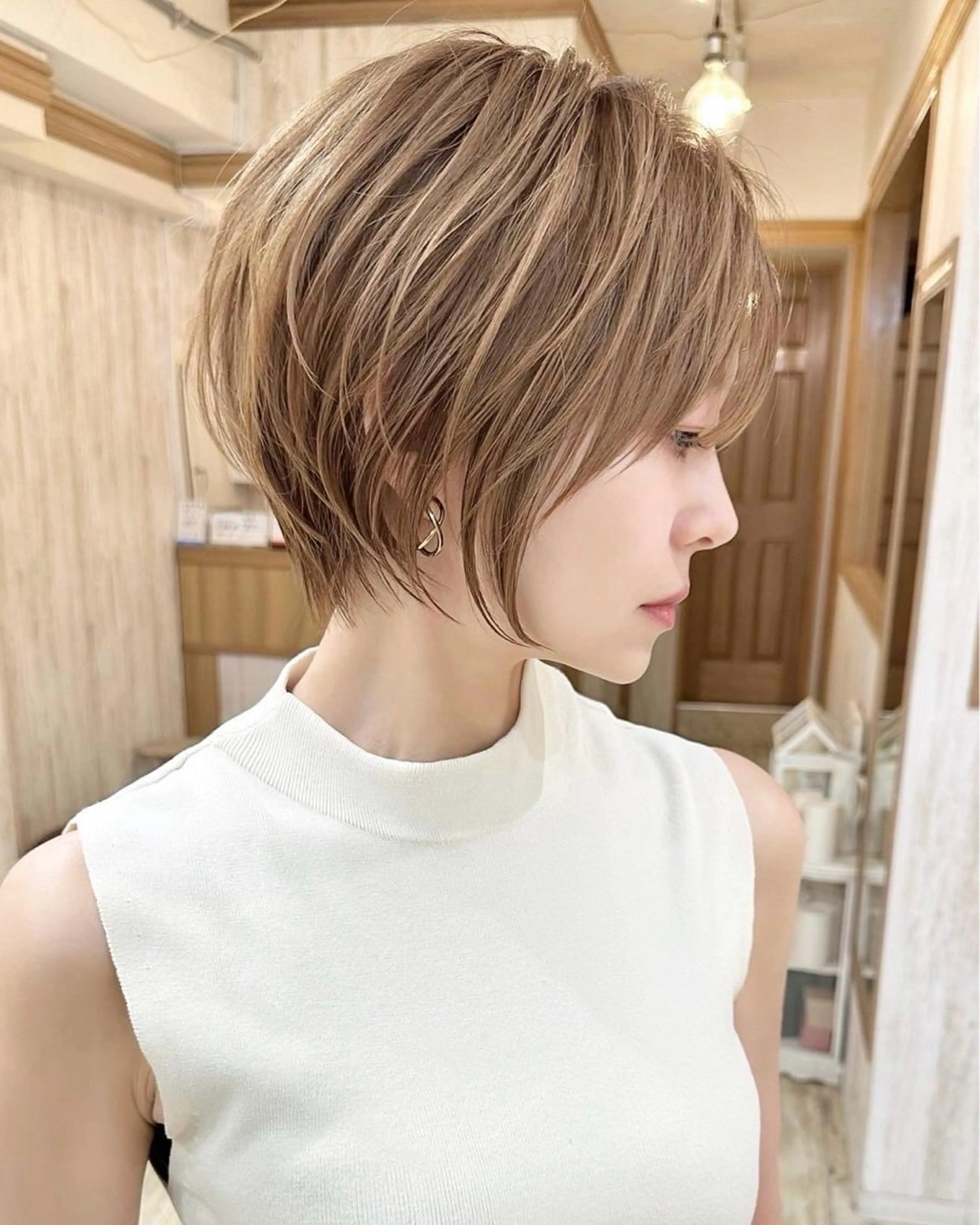 ショート カット ヘアカラー おのだ あやなのヘアスタイル