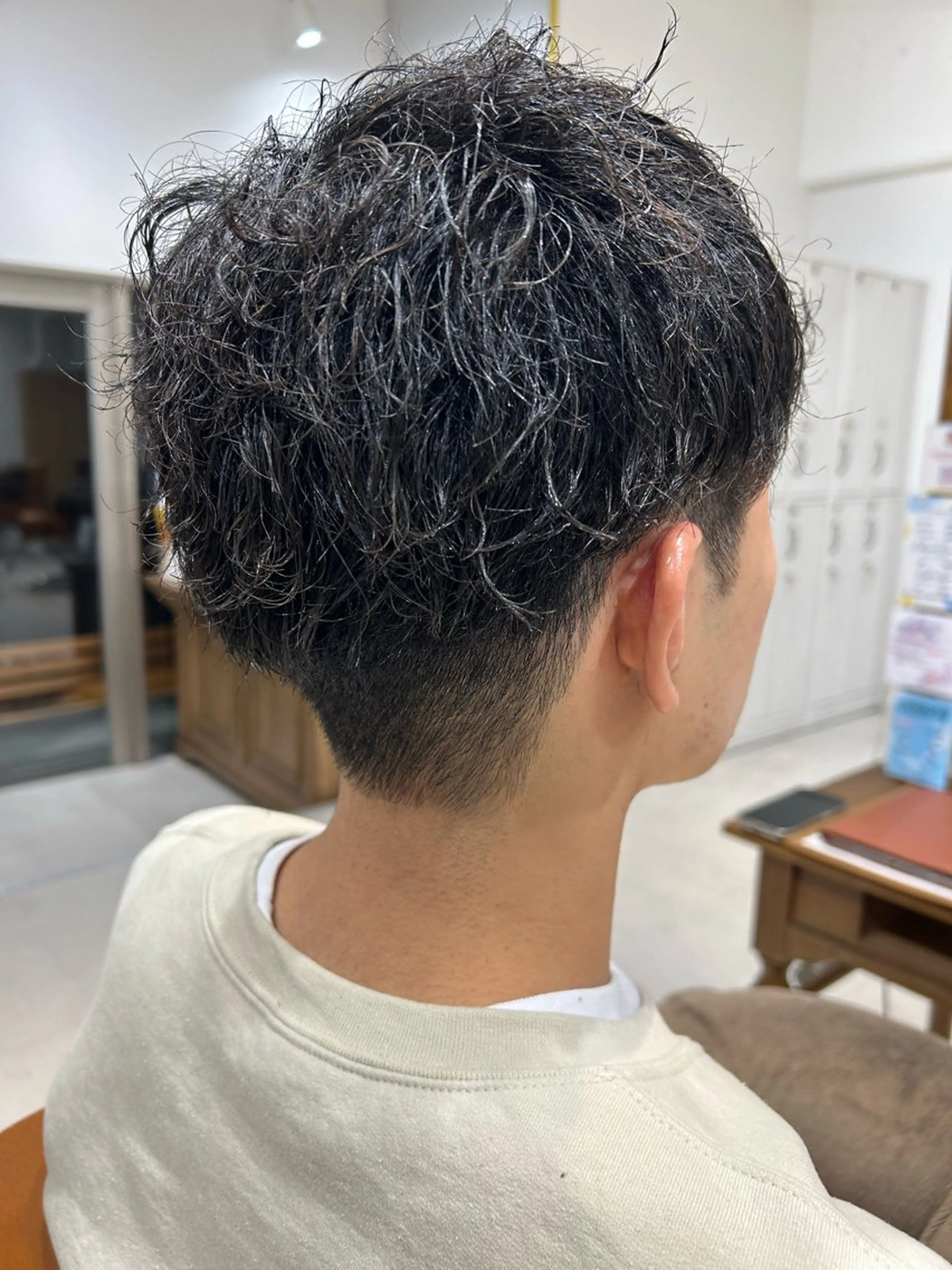 ショート パーマ メンズ 山﨑 燦人のヘアスタイル