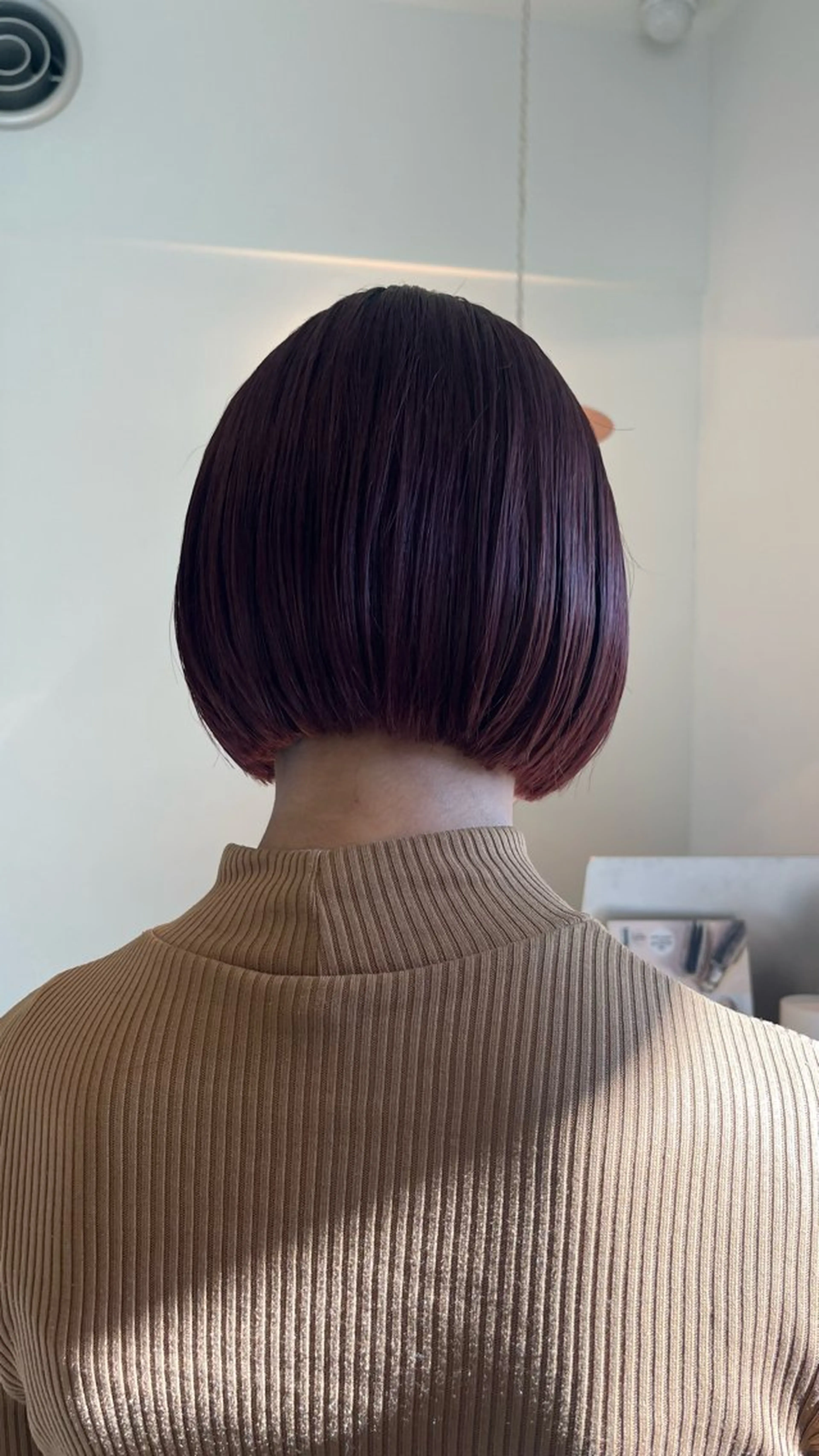 ミディアム ボブ カット ヘアカラー YUI／レイヤー カット/透明感カラーのヘアスタイル