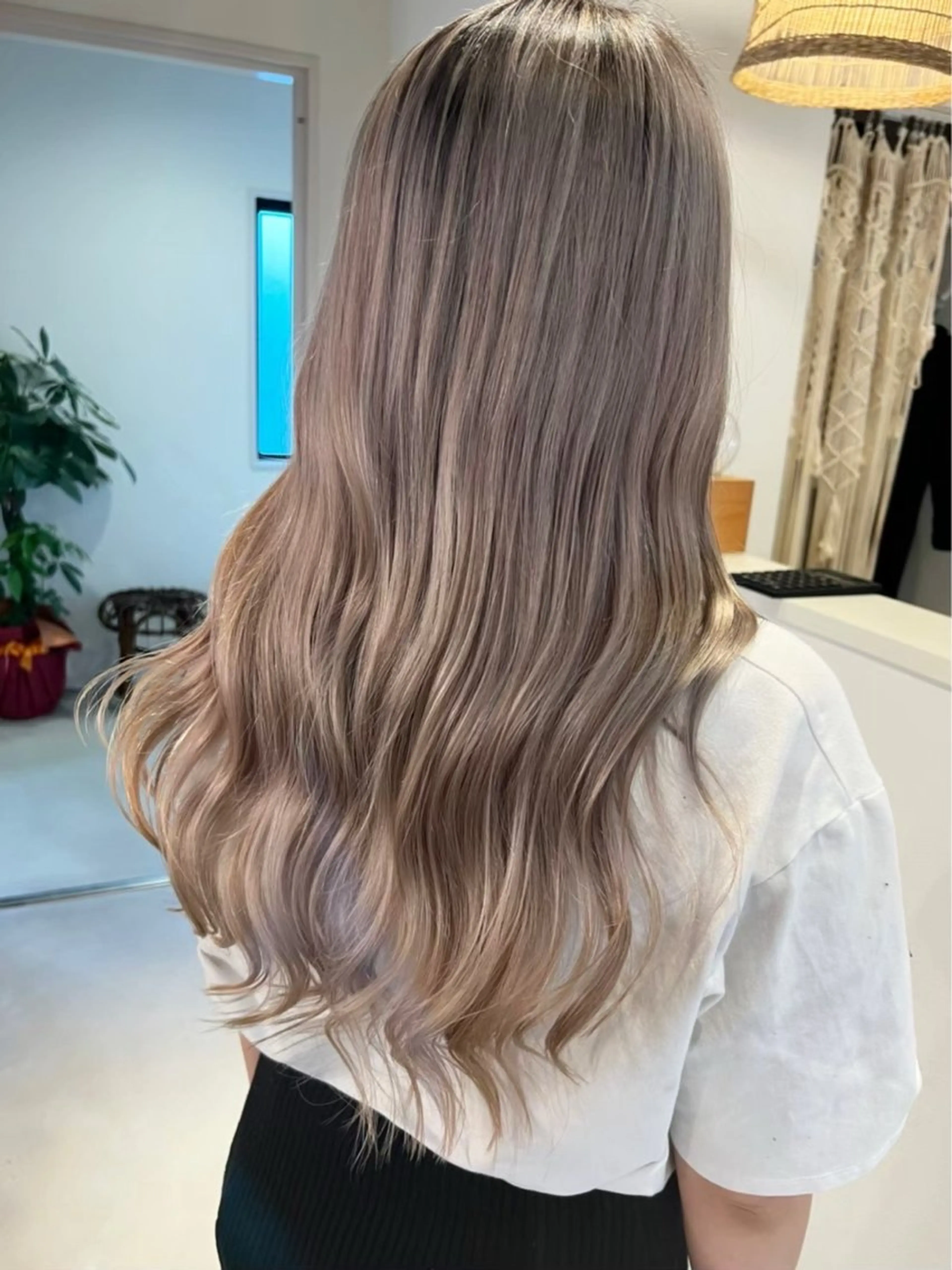 ロング ヘアカラー トリートメント 中岡 心音のヘアスタイル