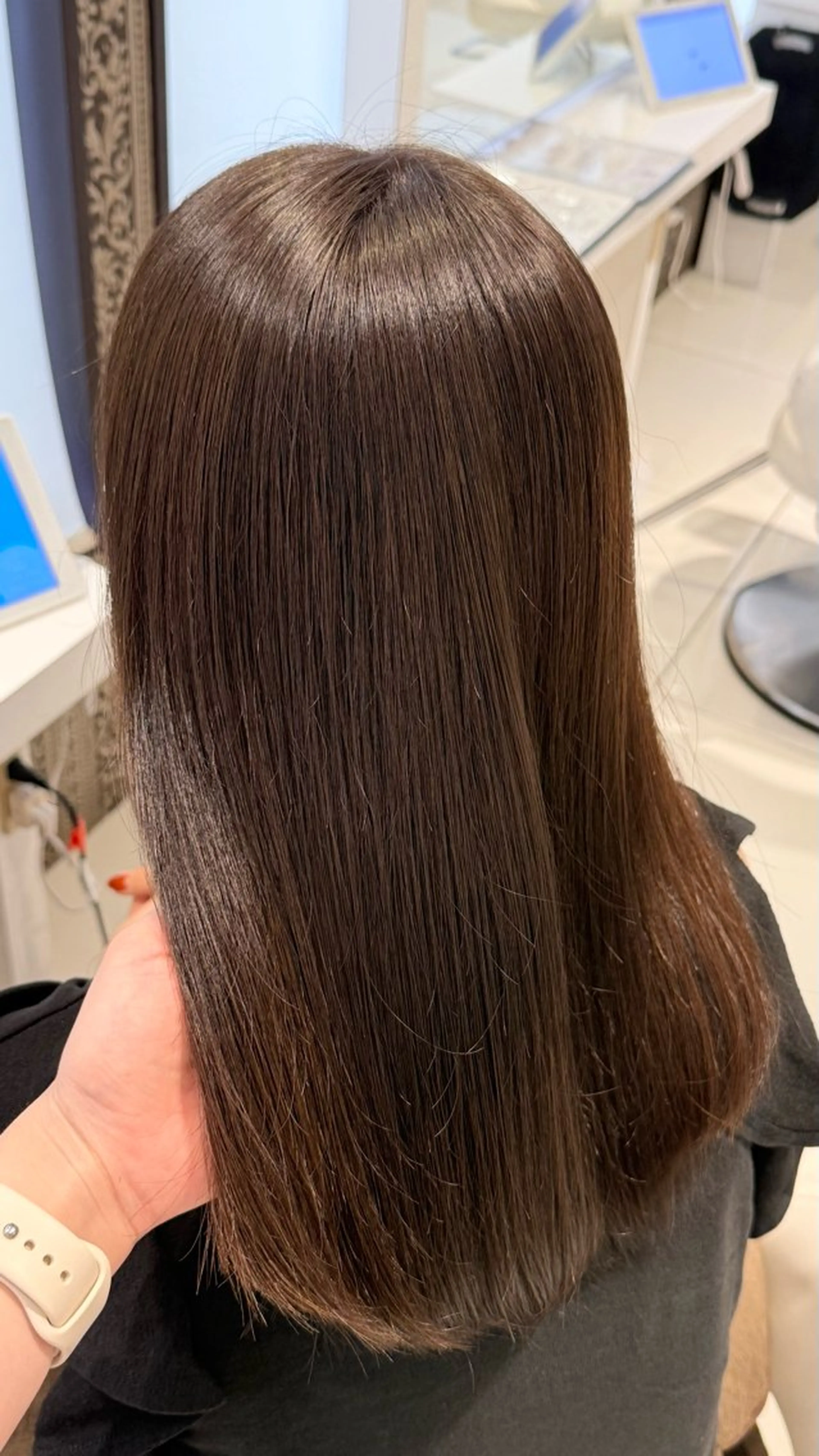 カラー ブラウンカラー ヘアカラー EARTH所属・NATSUMI 透明感カラーのヘアスタイル