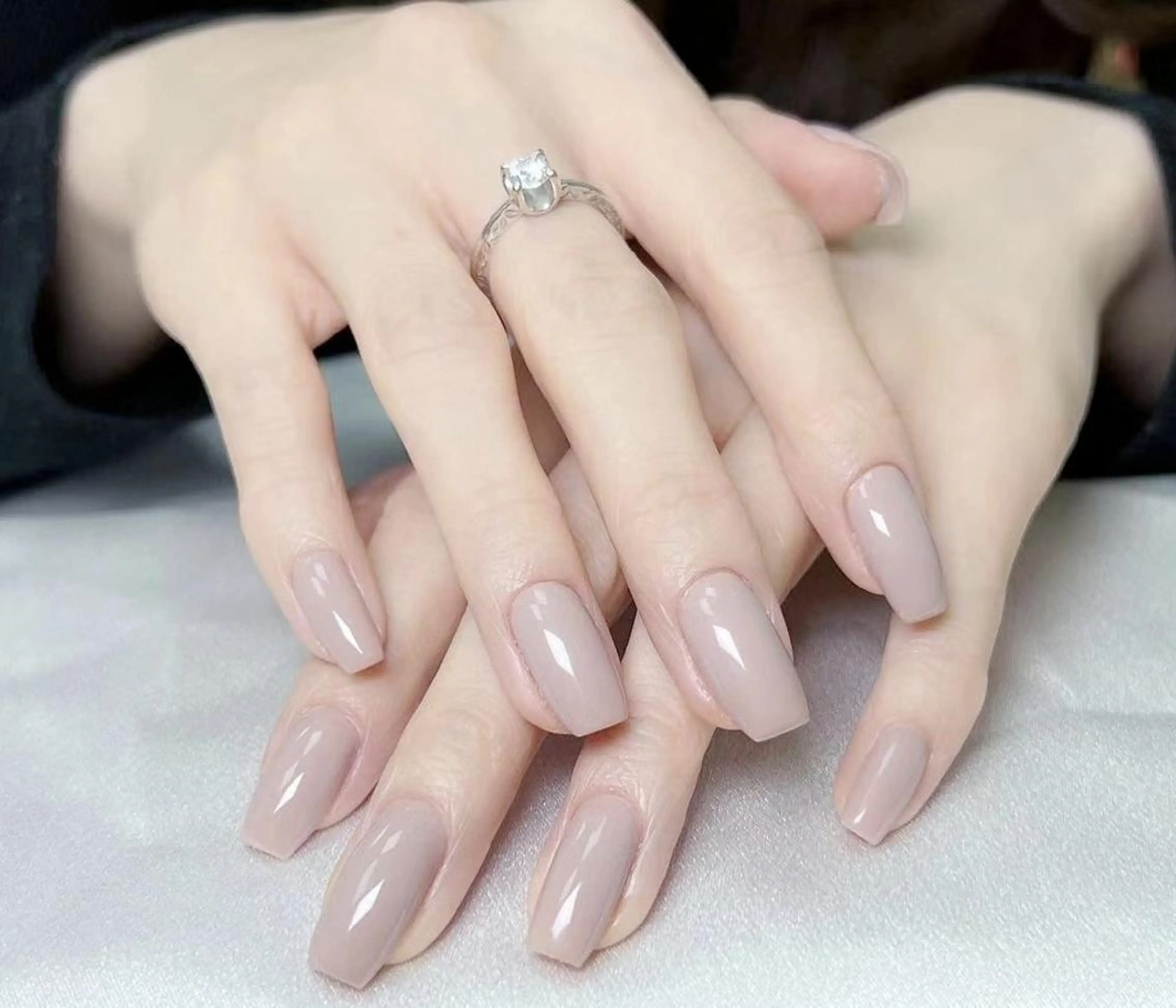 【初回ソフトジェルオフ無料HAND】 ちゅるんハンドワンカラーネイル orラメグラデ ￥4980円の写真