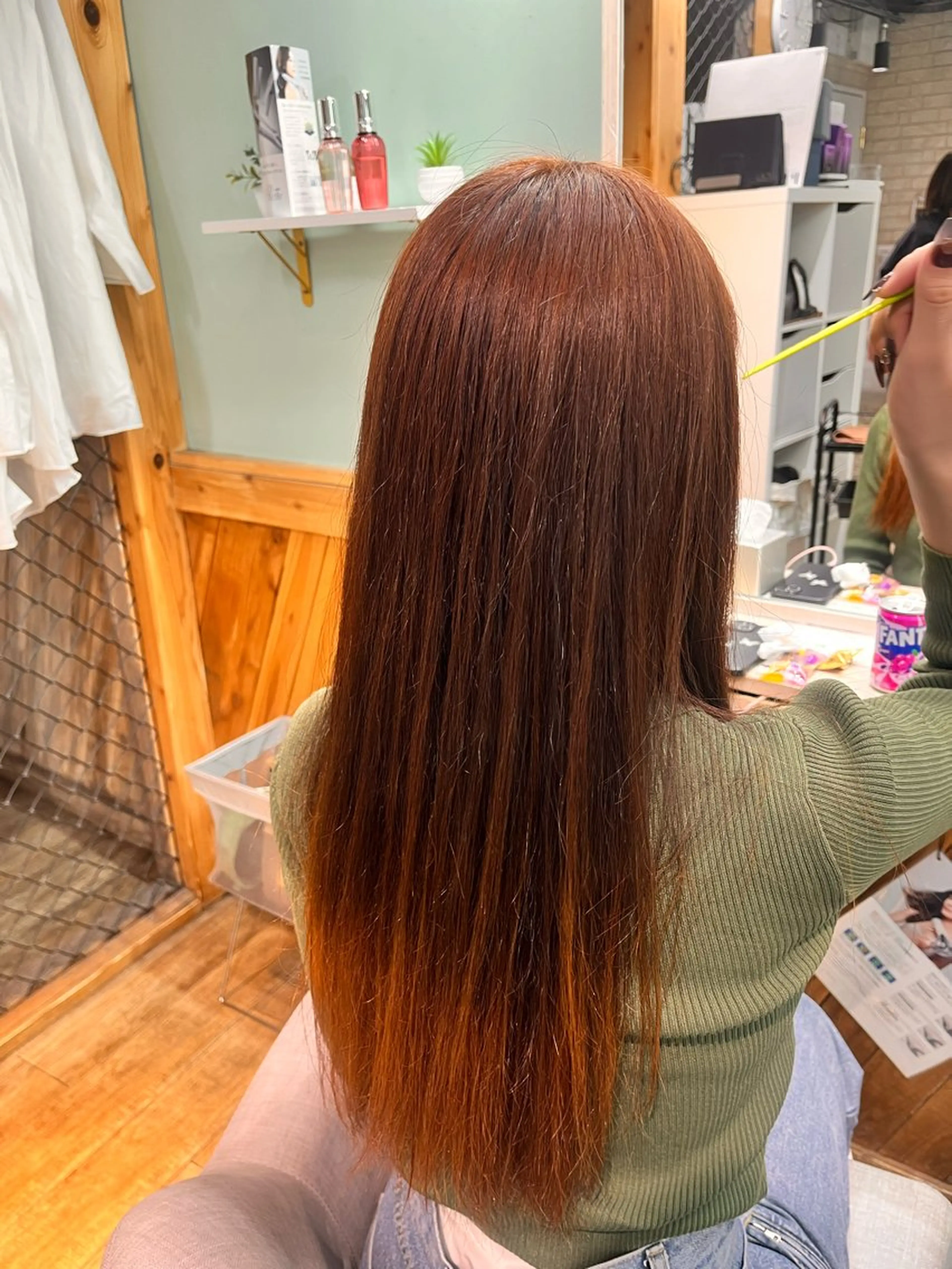 ロング カラー ブリーチ ブラウンカラー グラデーションカラー ブリーチなしカラー オレンジ ヘアカラー ひのはら もえかのヘアスタイル