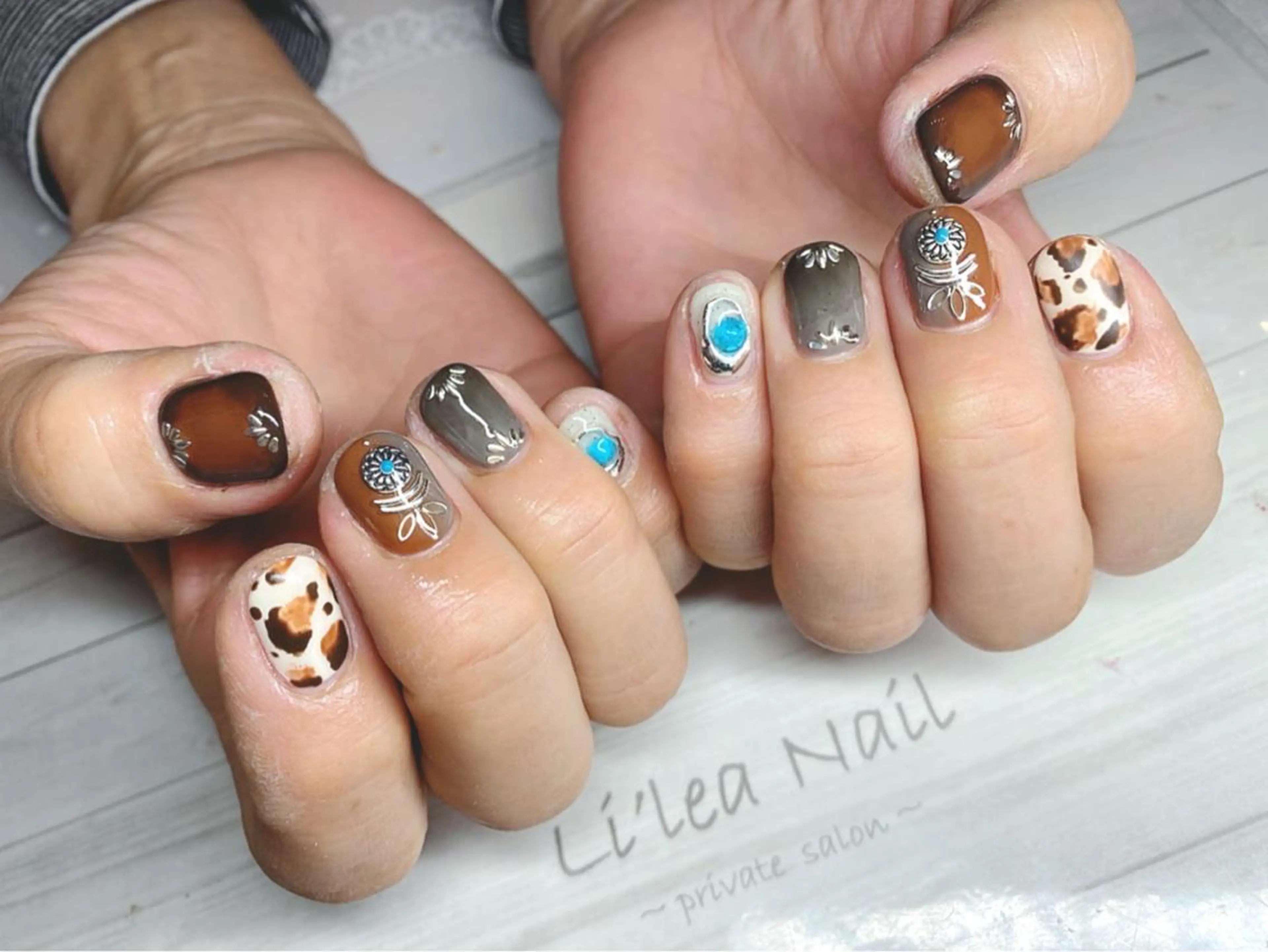 ネイル Li'leaNail AINAのネイルデザイン