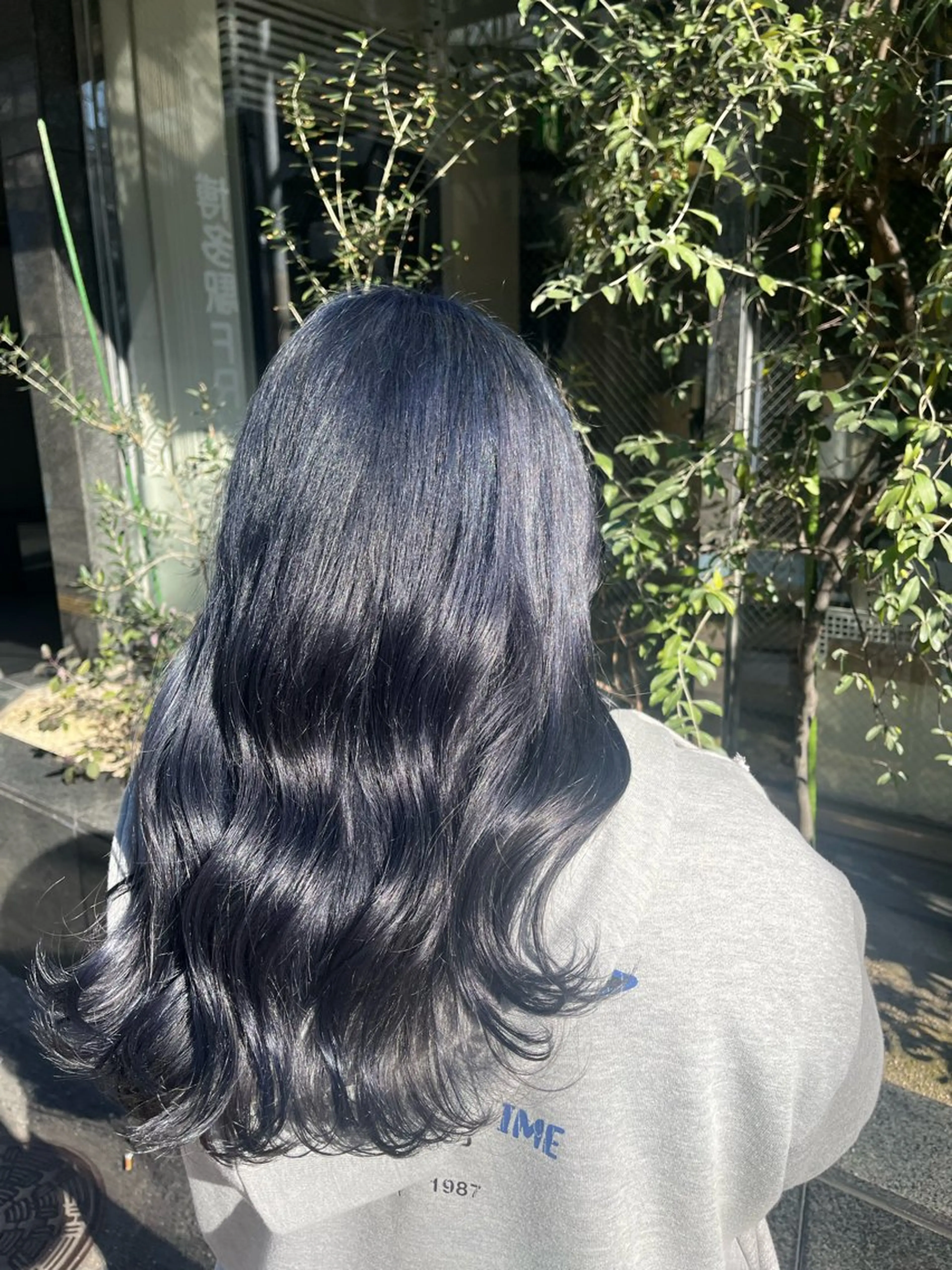 ロング カラー ネイビーカラー えんぐちとも／透明感 カラー／博多ボブのヘアスタイル