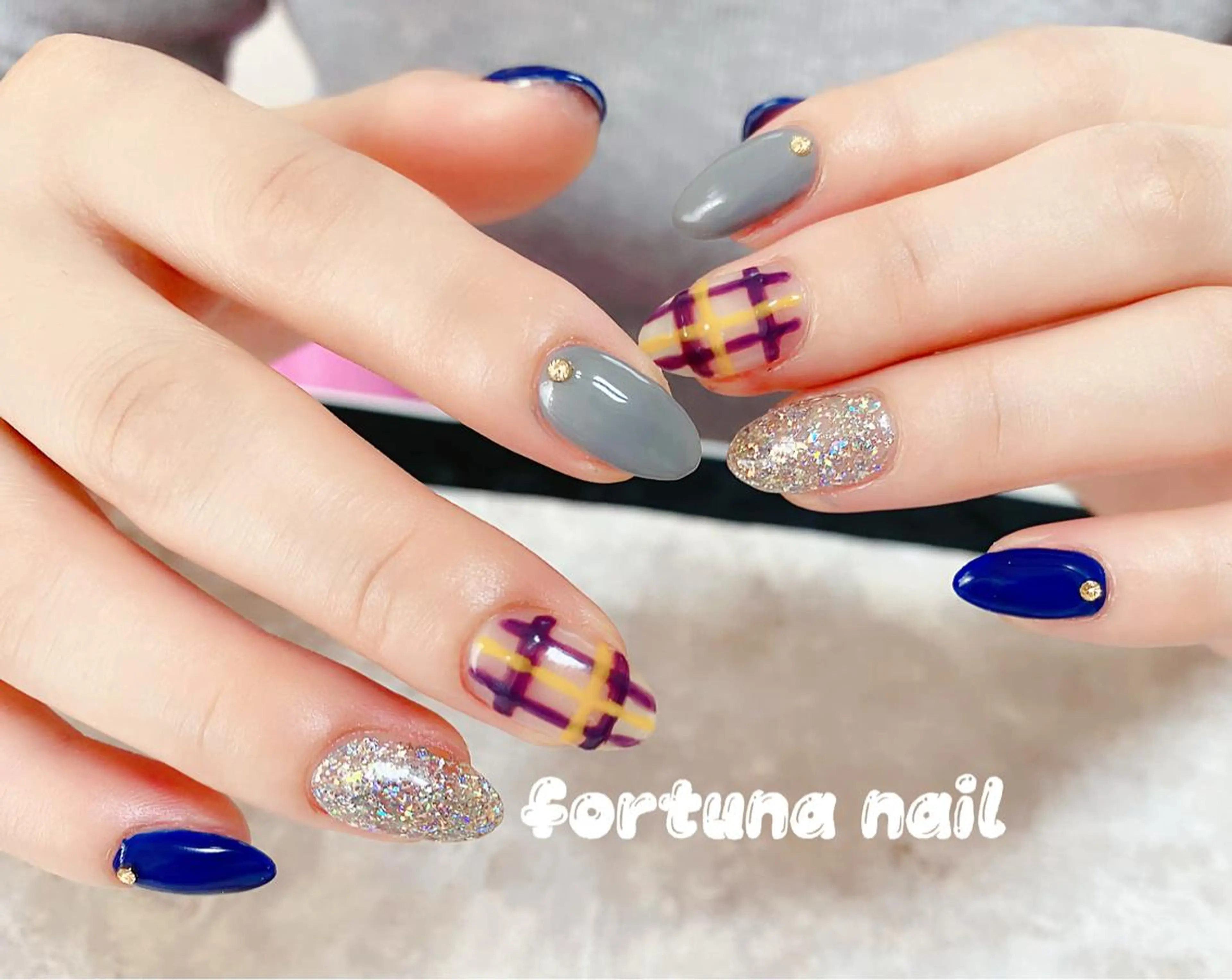 ネイル Nail •Head スパFortunaのネイルデザイン
