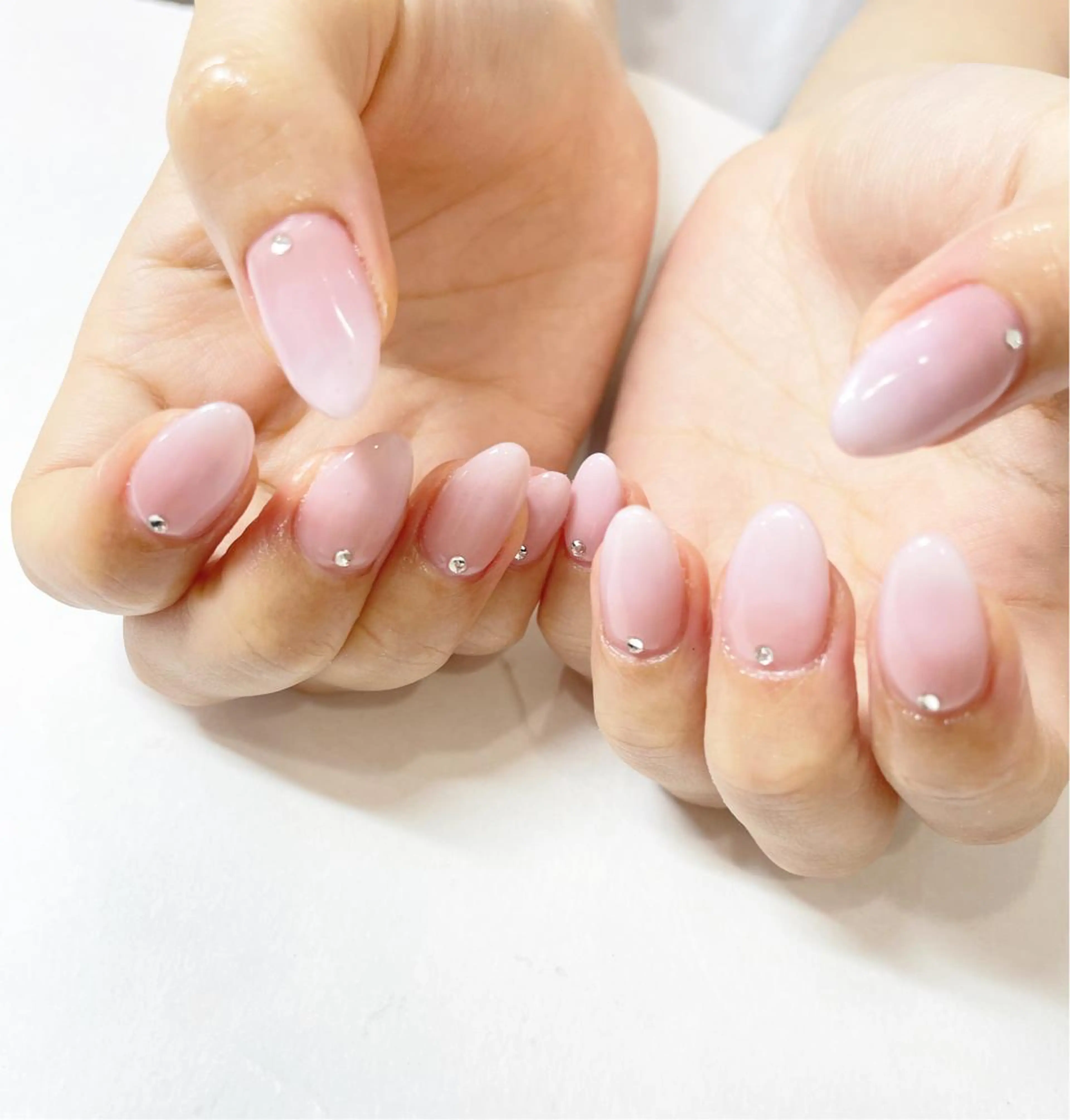 ネイル ハンドネイル フットネイル Minami 🍓のネイルデザイン