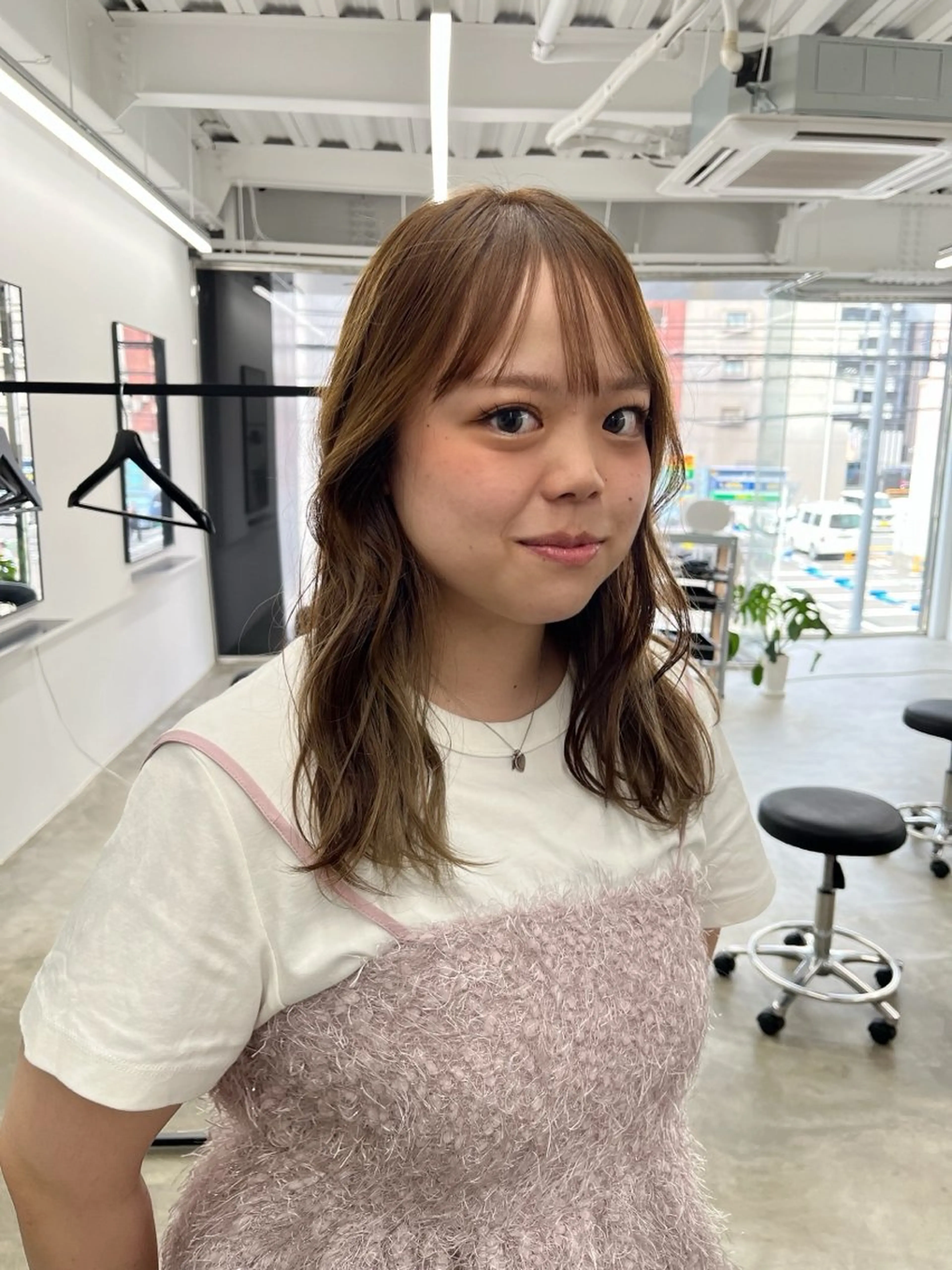 ミディアム ヘアカラー sounds所属・酒井 美里のヘアスタイル