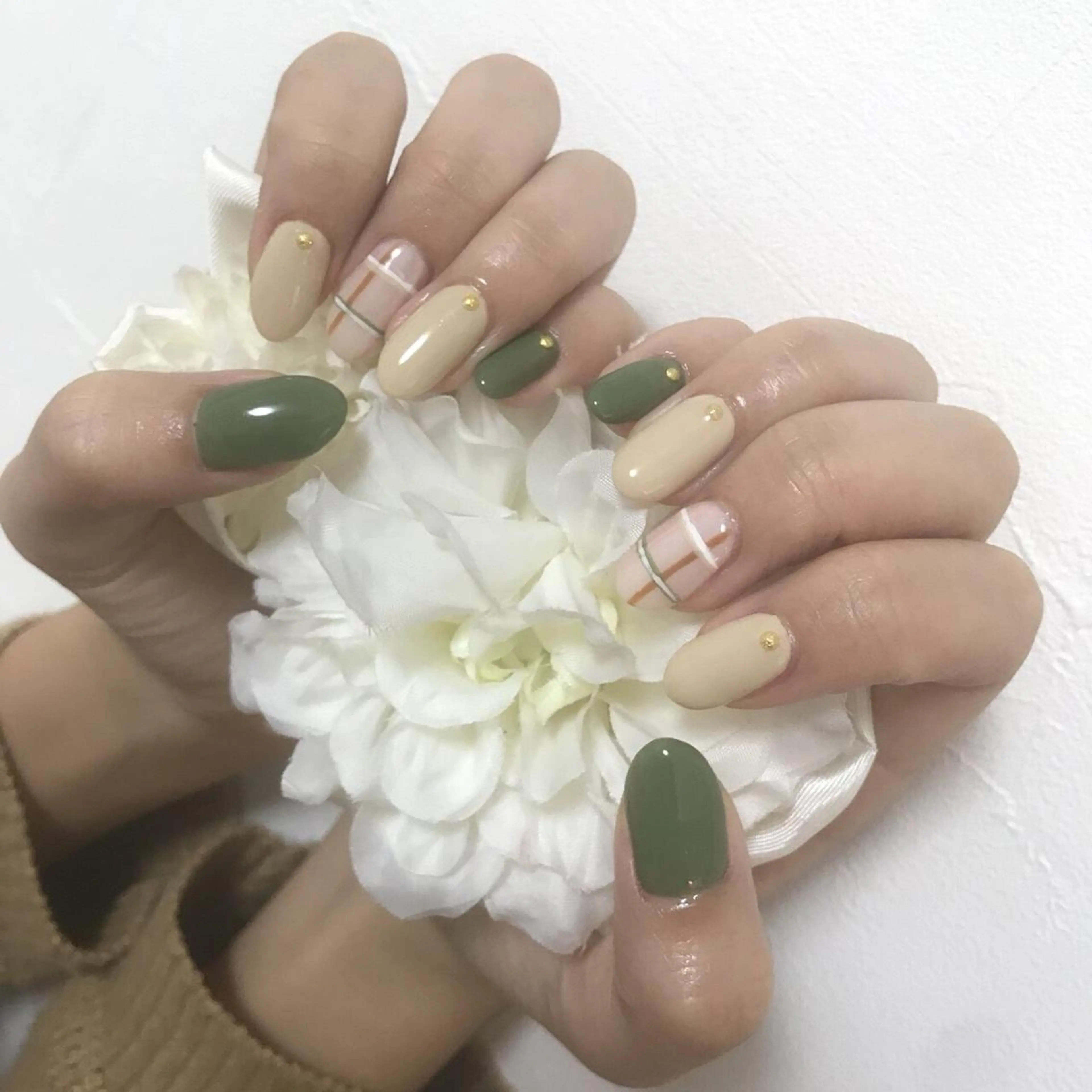 ネイル 指名支持率NO.1 スタイリストのヘアスタイル