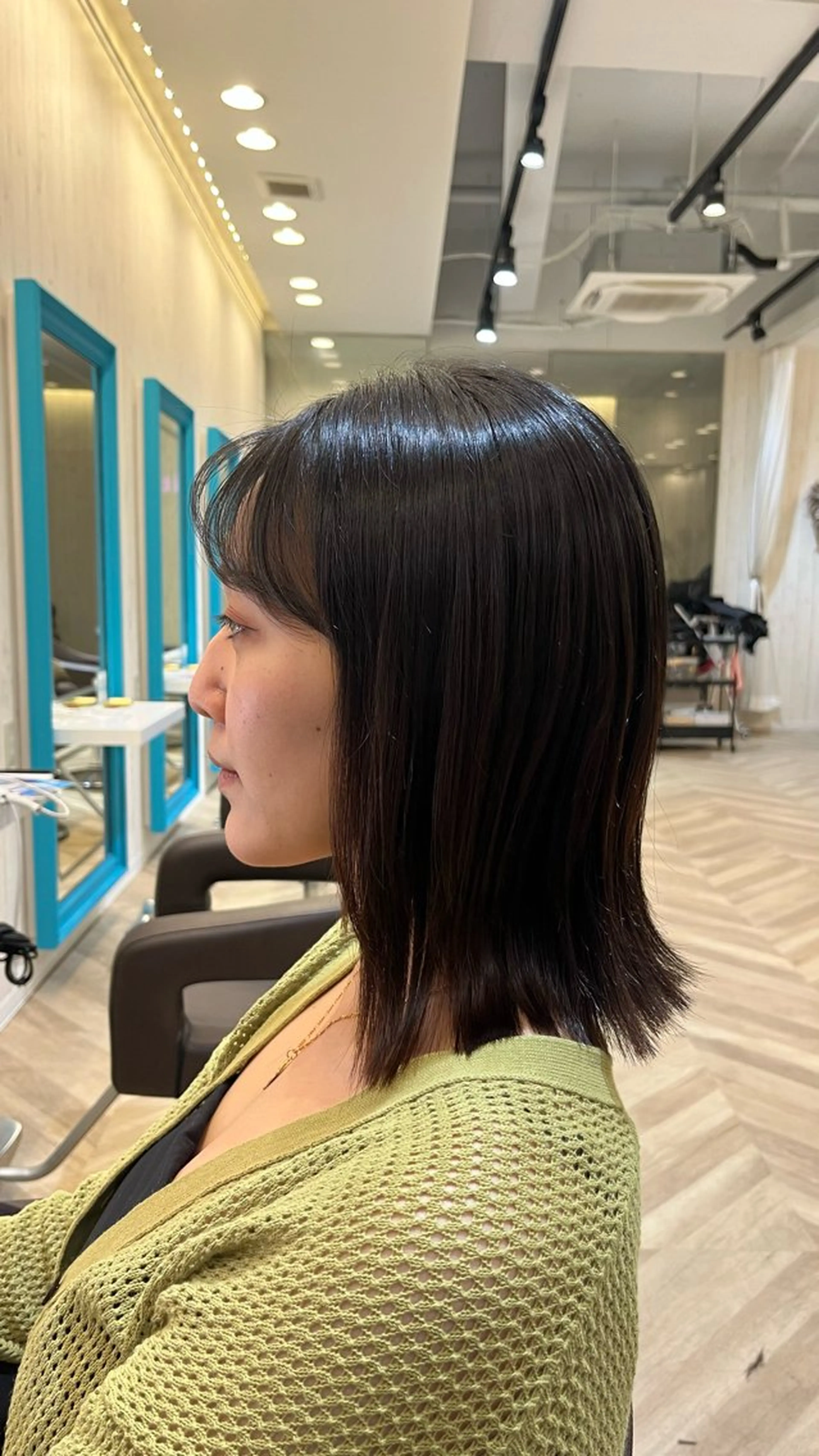 ミディアム 小松 寧々のヘアスタイル