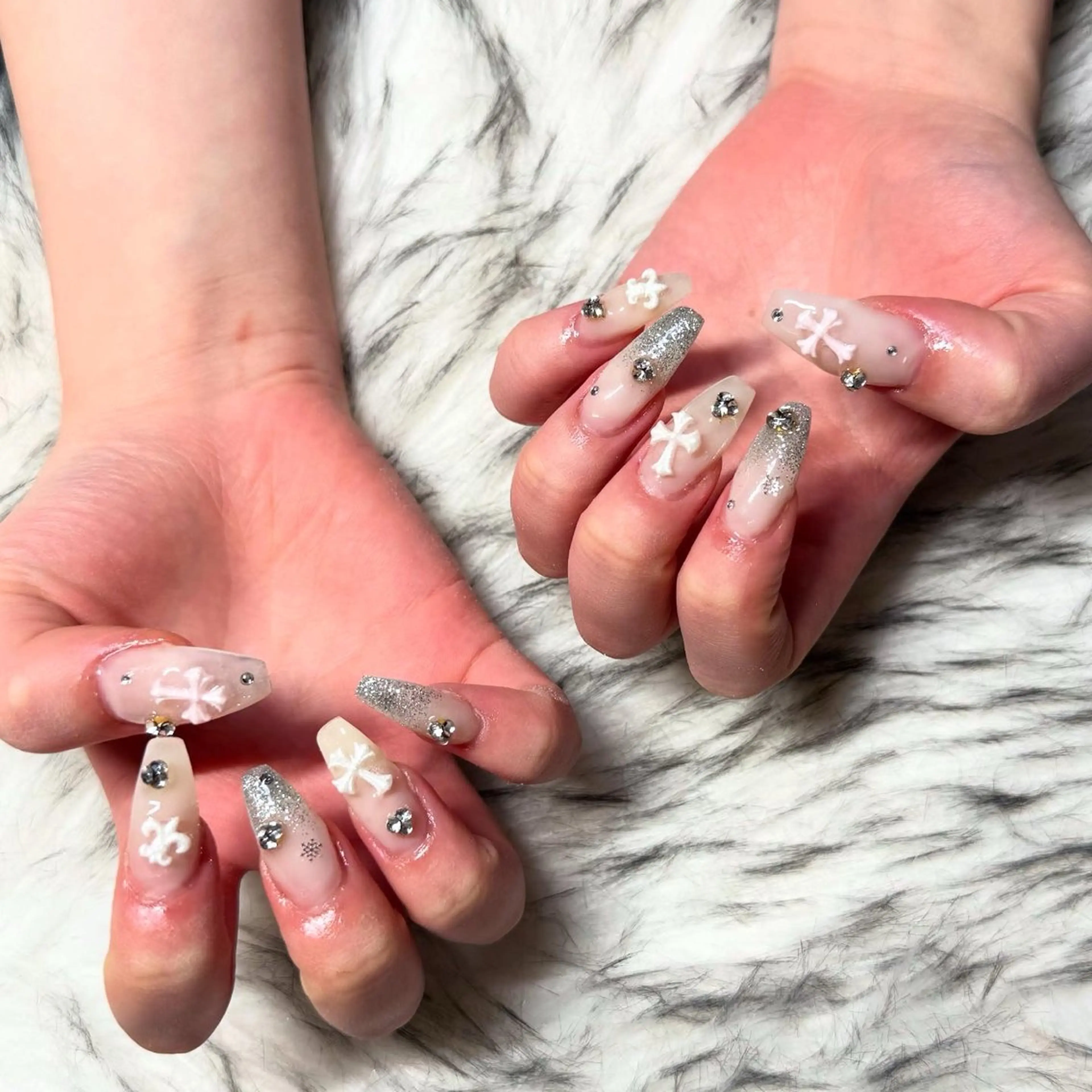 ロング ハンドネイル mao .のネイルデザイン