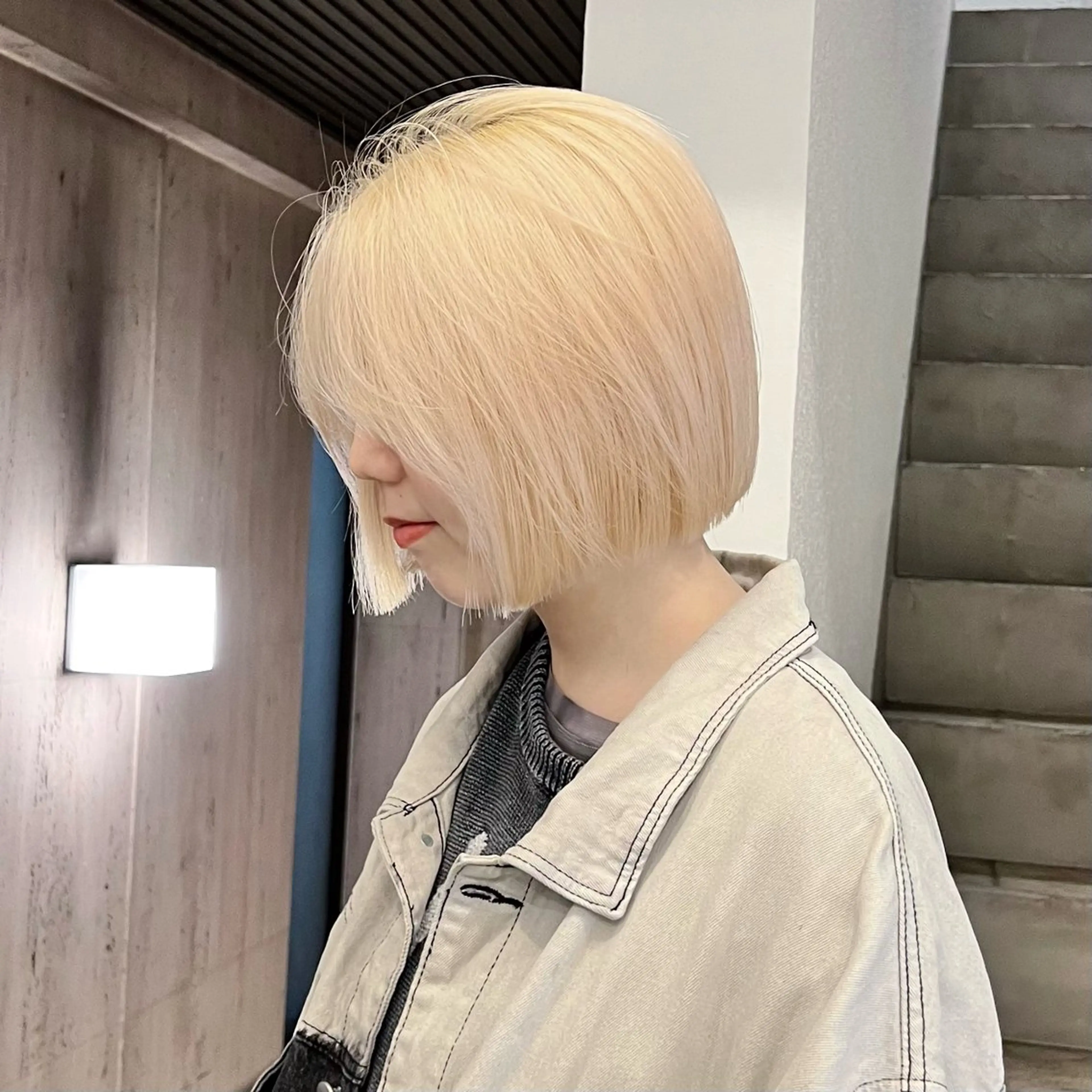 ショート カラー 抜きっぱなしブロンド ブロンド ヘアカラー ムラ修正💎 艶髪ハイトーン💎のヘアスタイル