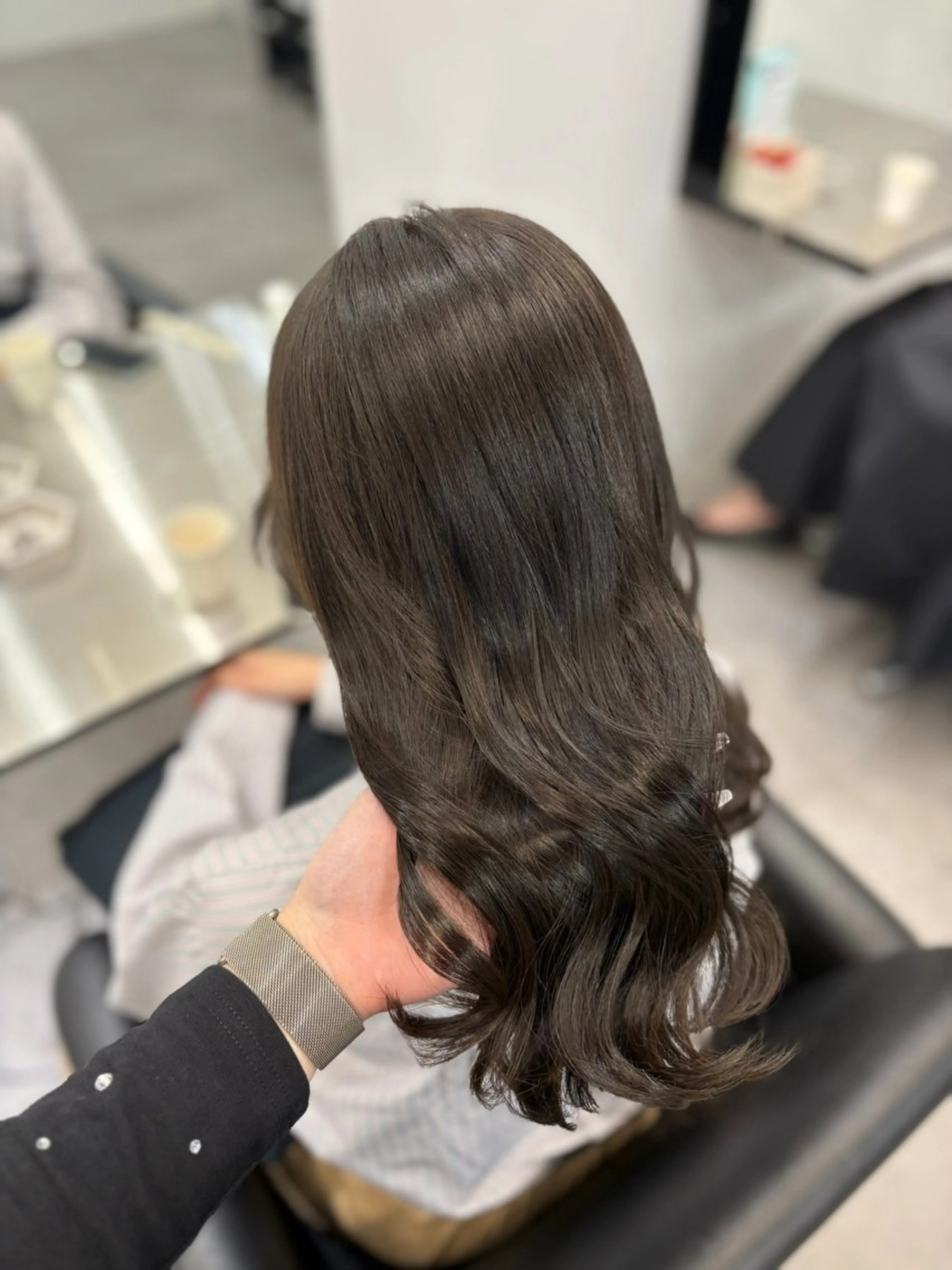 ロング カラー グレージュ オリーブグレージュ オリーブグレー ヘアカラー トリートメント Core Haruのヘアスタイル