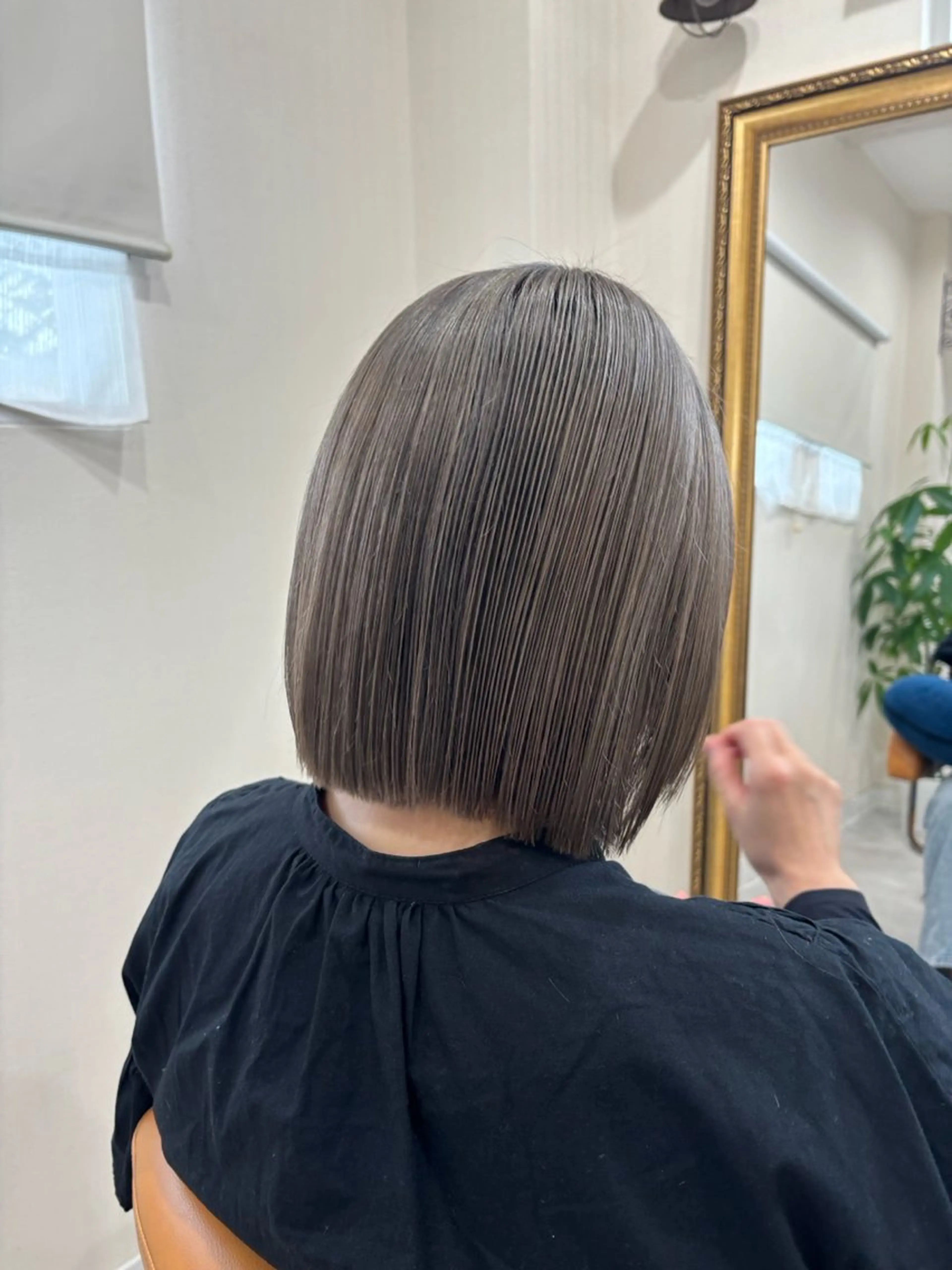 ショート カット ヘアカラー 髪の家 tiki所属・髪の家 tikiのヘアスタイル