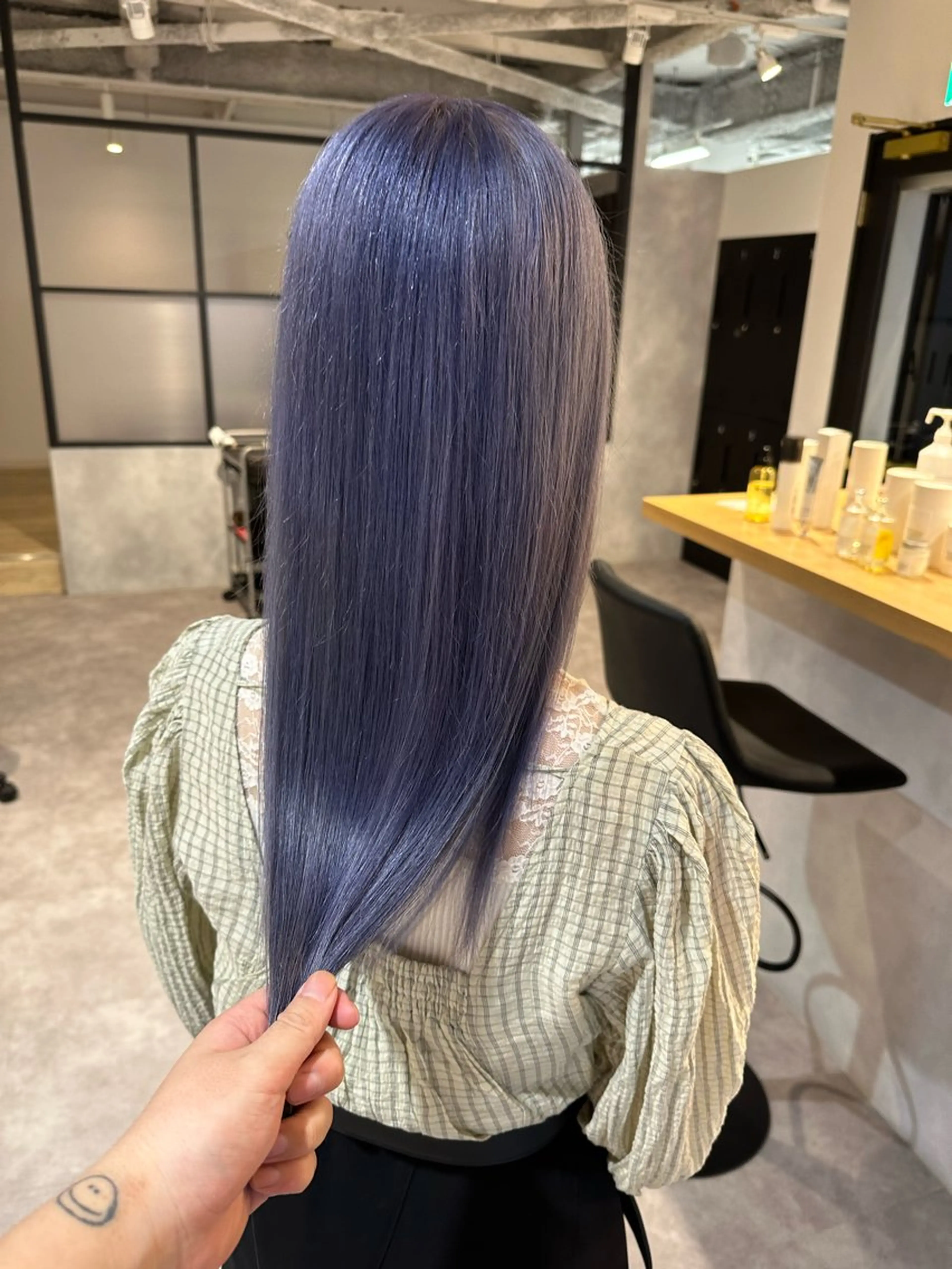 ロング カラー ブリーチ 抜きっぱなしブロンド ブロンド ケアブリーチ ラベンダーカラー レイヤー/ウルフ/ ハッシュカット/ダイのヘアスタイル