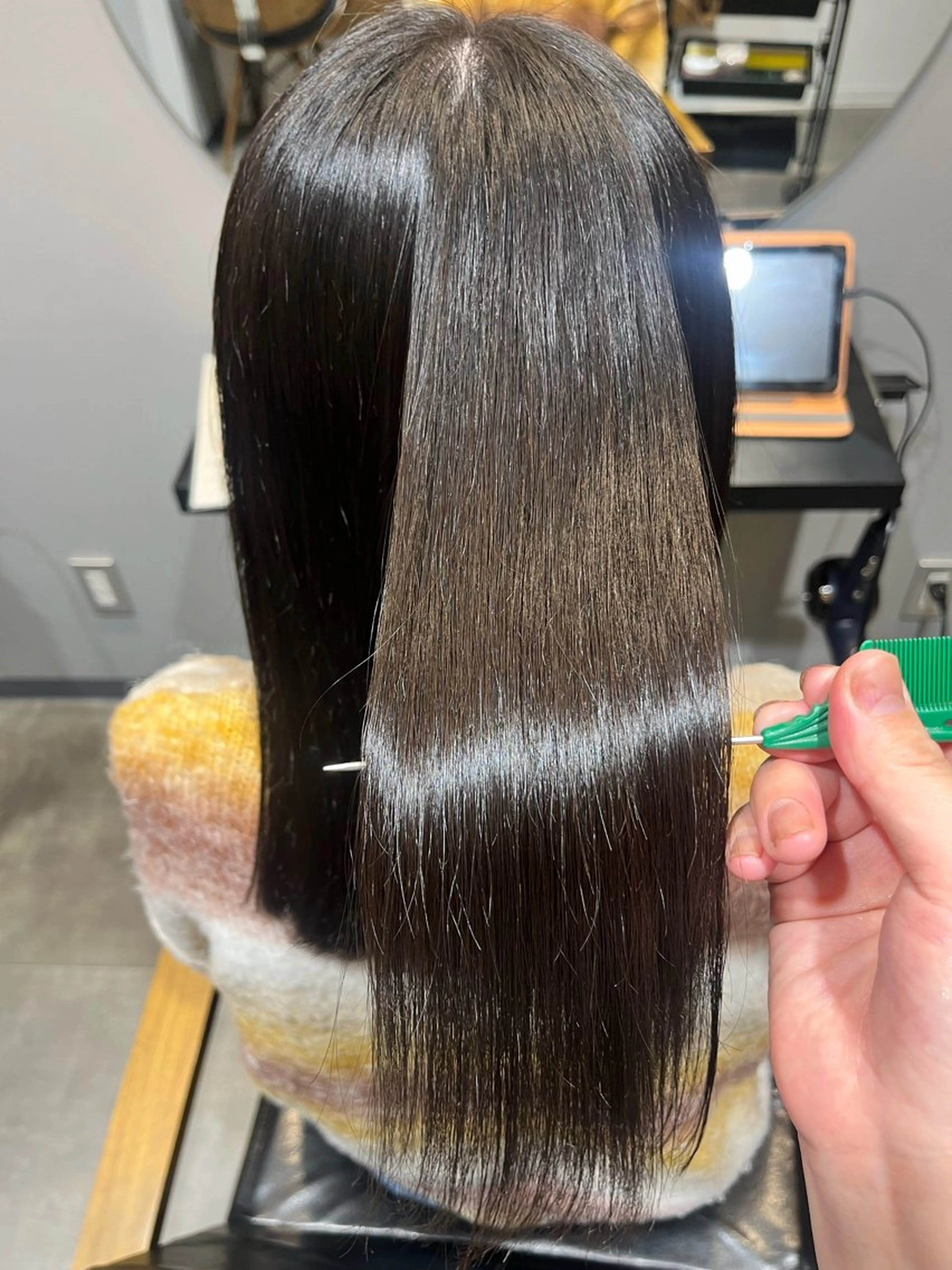 ミディアム 小堀 いぶきのヘアスタイル