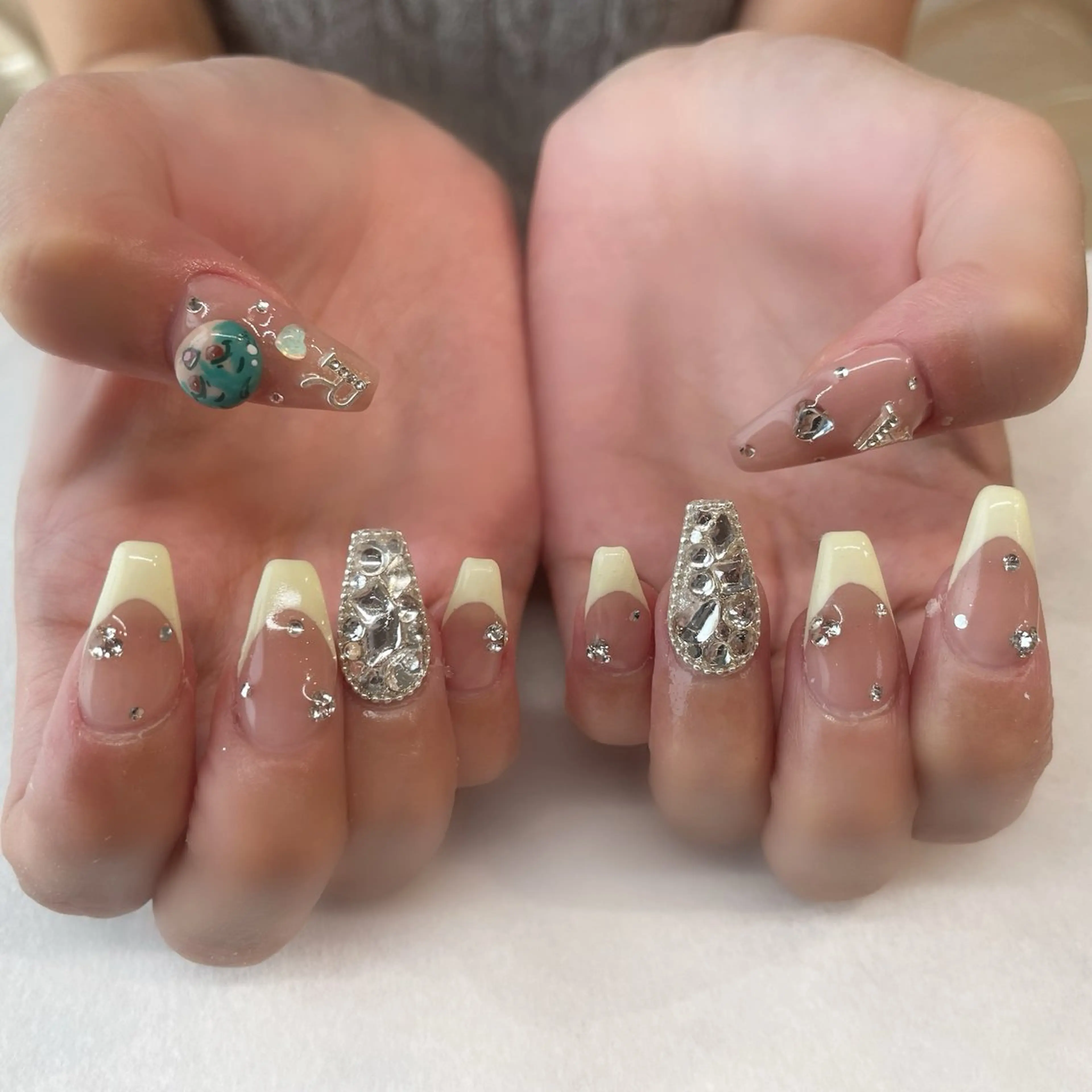 ネイル ハンドネイル 💎🐰 saki. m 🐰💎のネイルデザイン