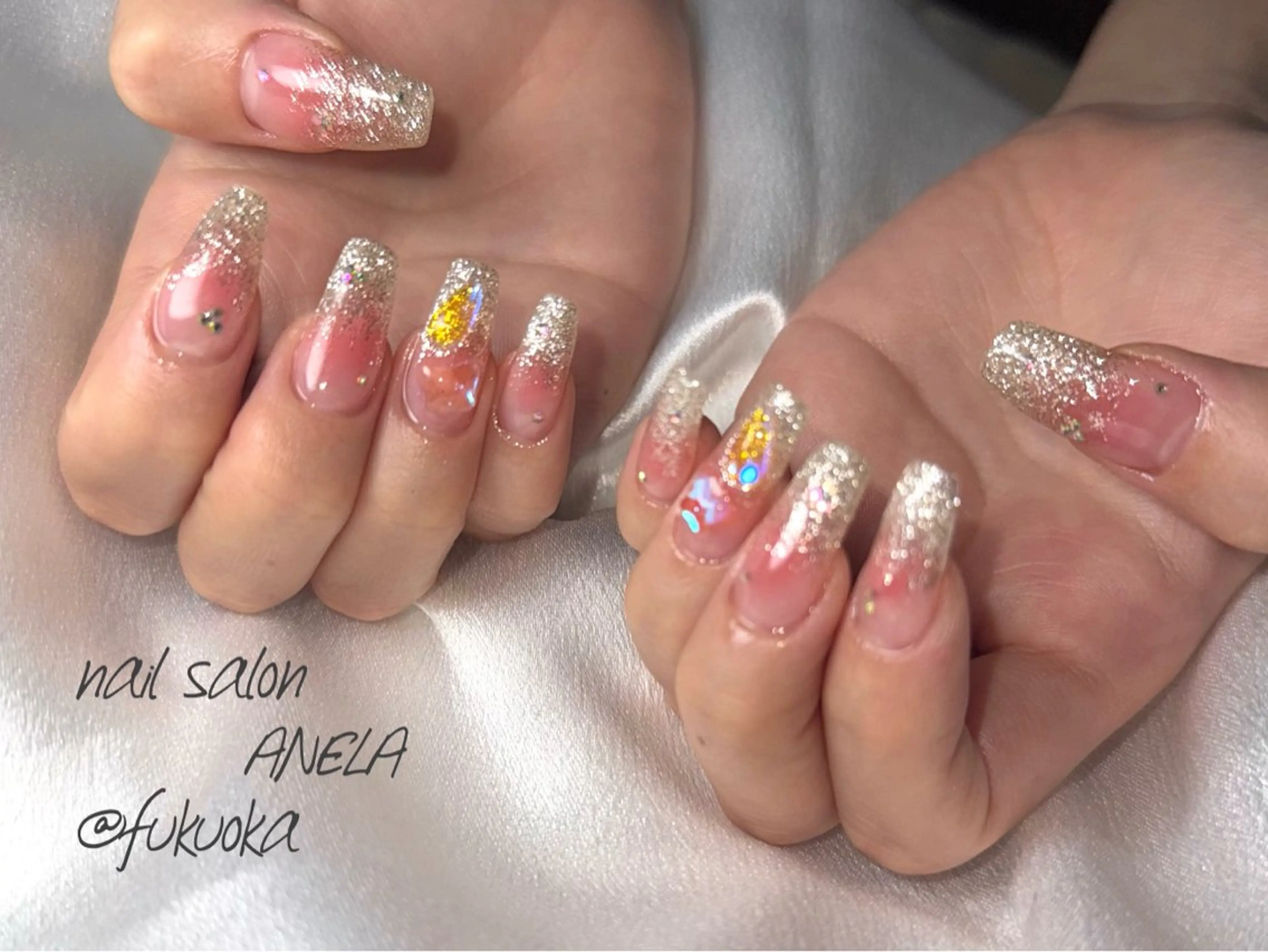 ネイル チークネイル ラメ(グリッター) ラメグラデーション ハンドネイル nail salon ANELA所属・nail salon ANELA mayaのネイルデザイン