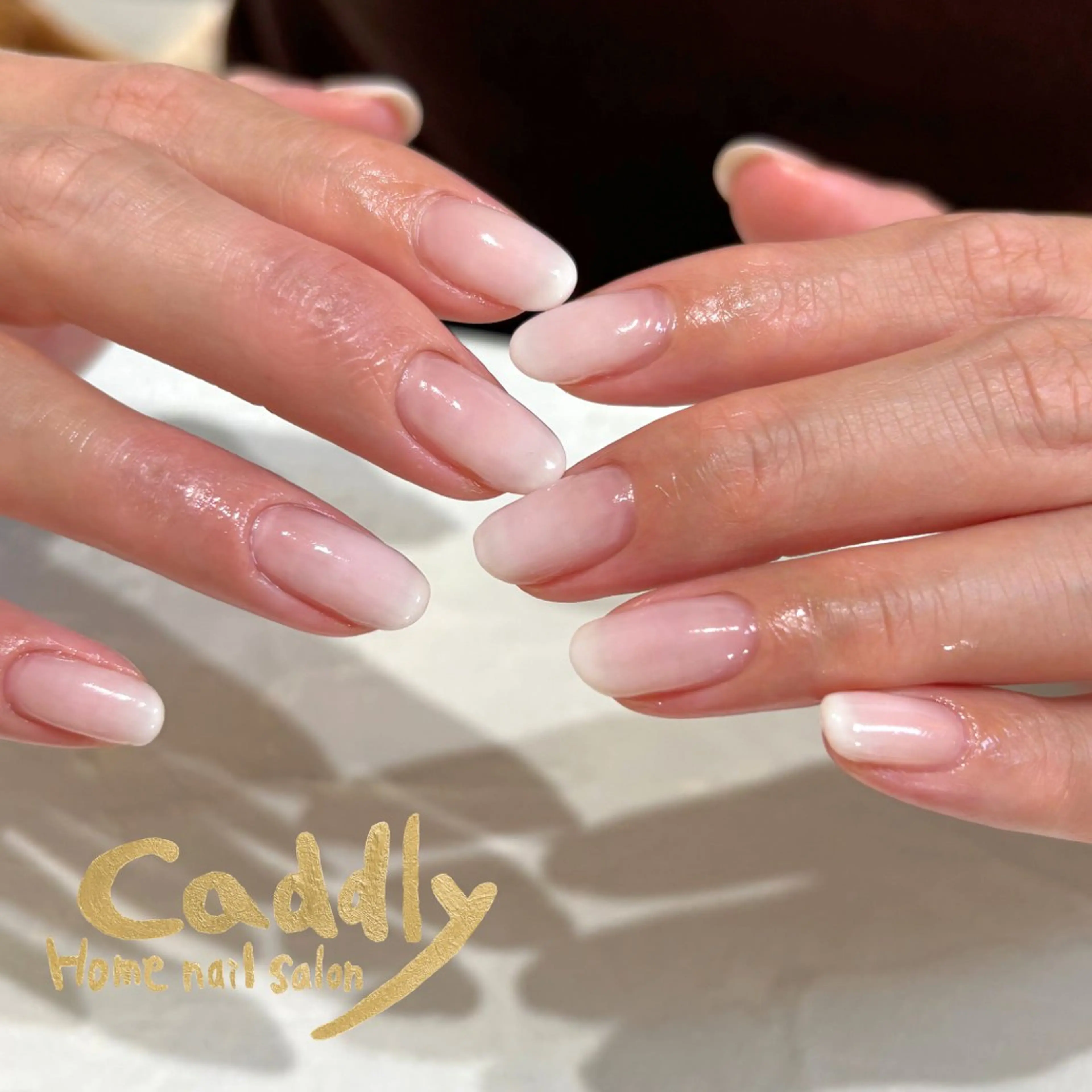 ネイル シンプルネイル ホワイト ハンドネイル caddly naoのネイルデザイン