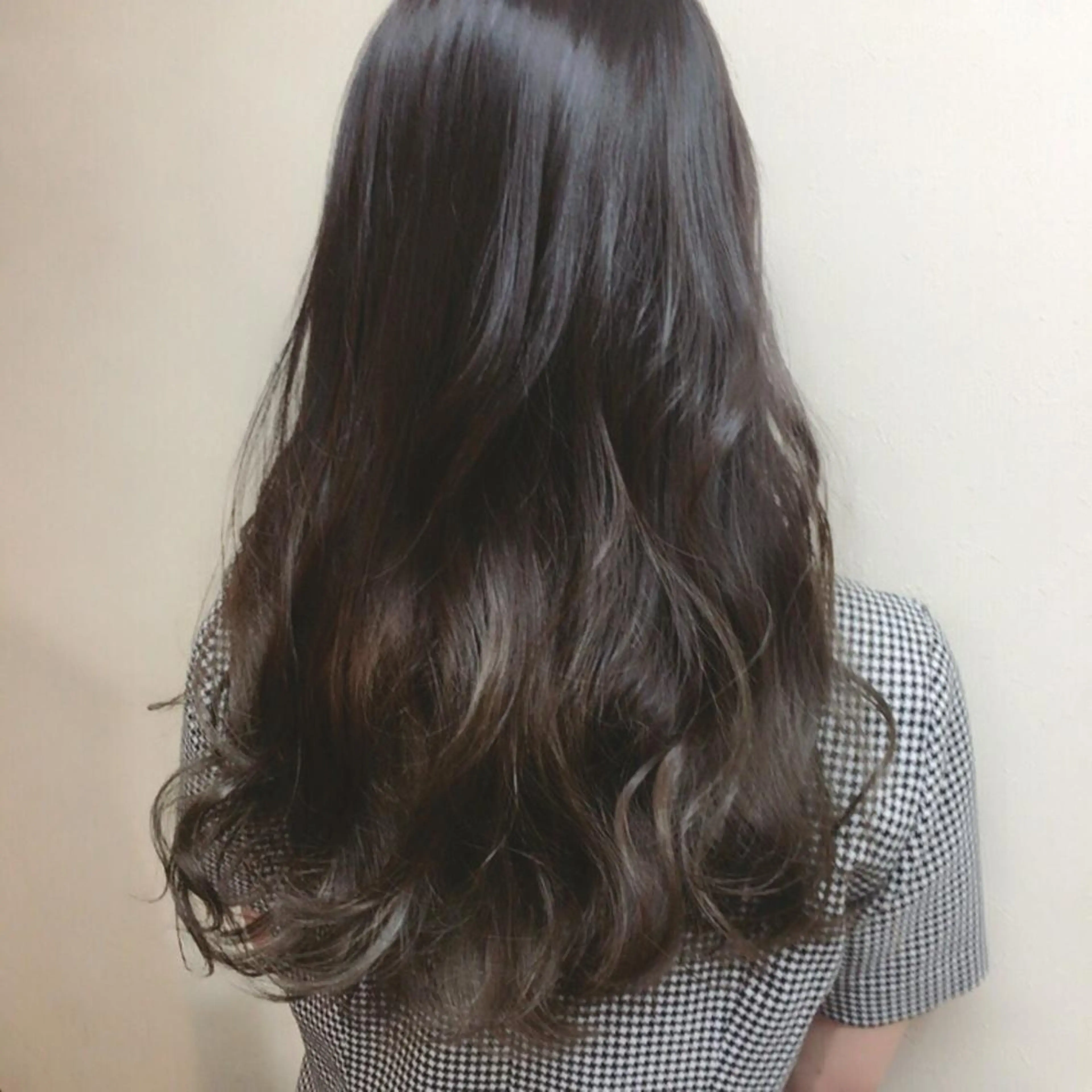 カラー ダブルカラー 工藤 綾華のヘアスタイル