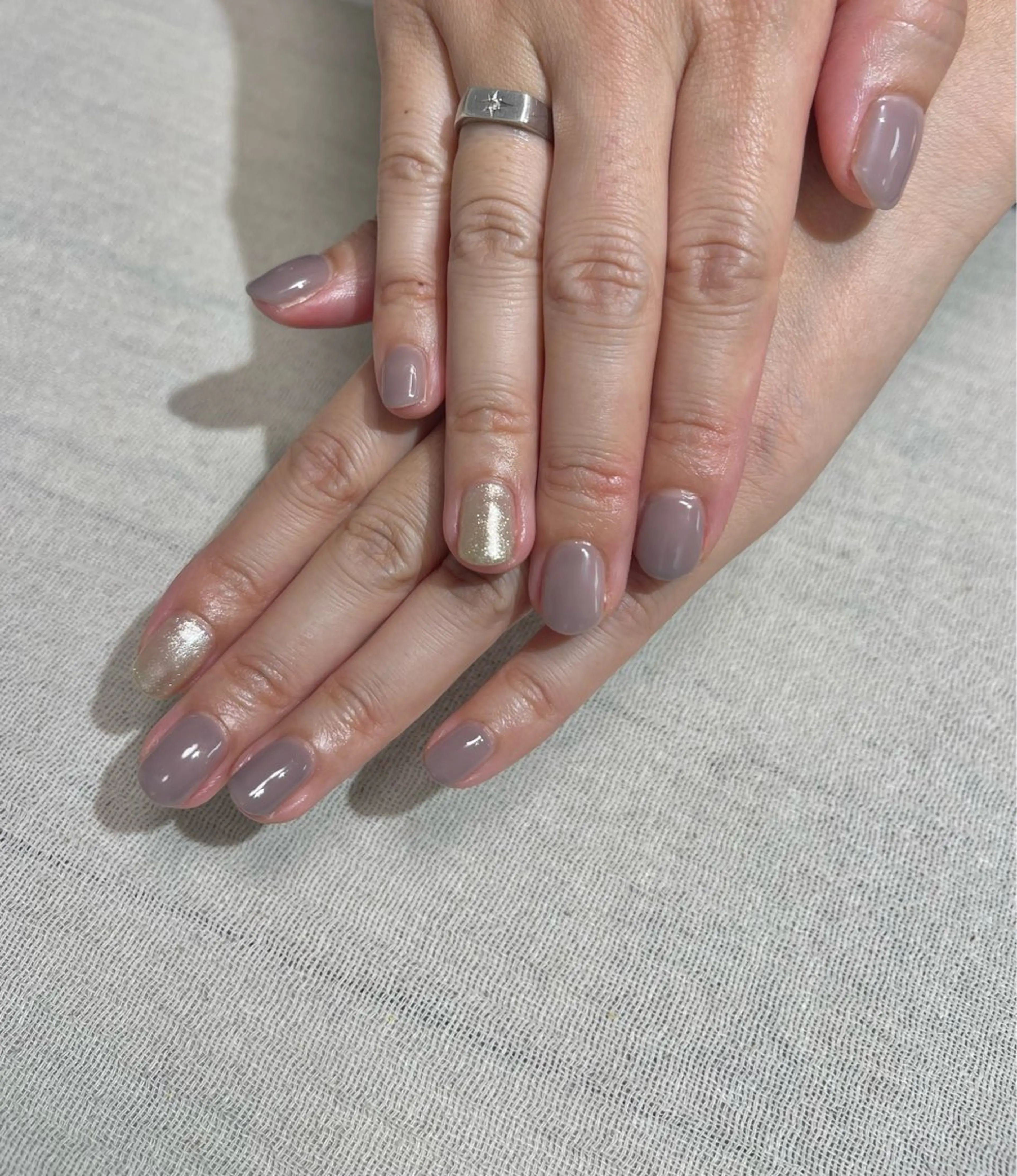 ネイル ラメ(グリッター) ワンカラーネイル パープル nanairo nailのネイルデザイン