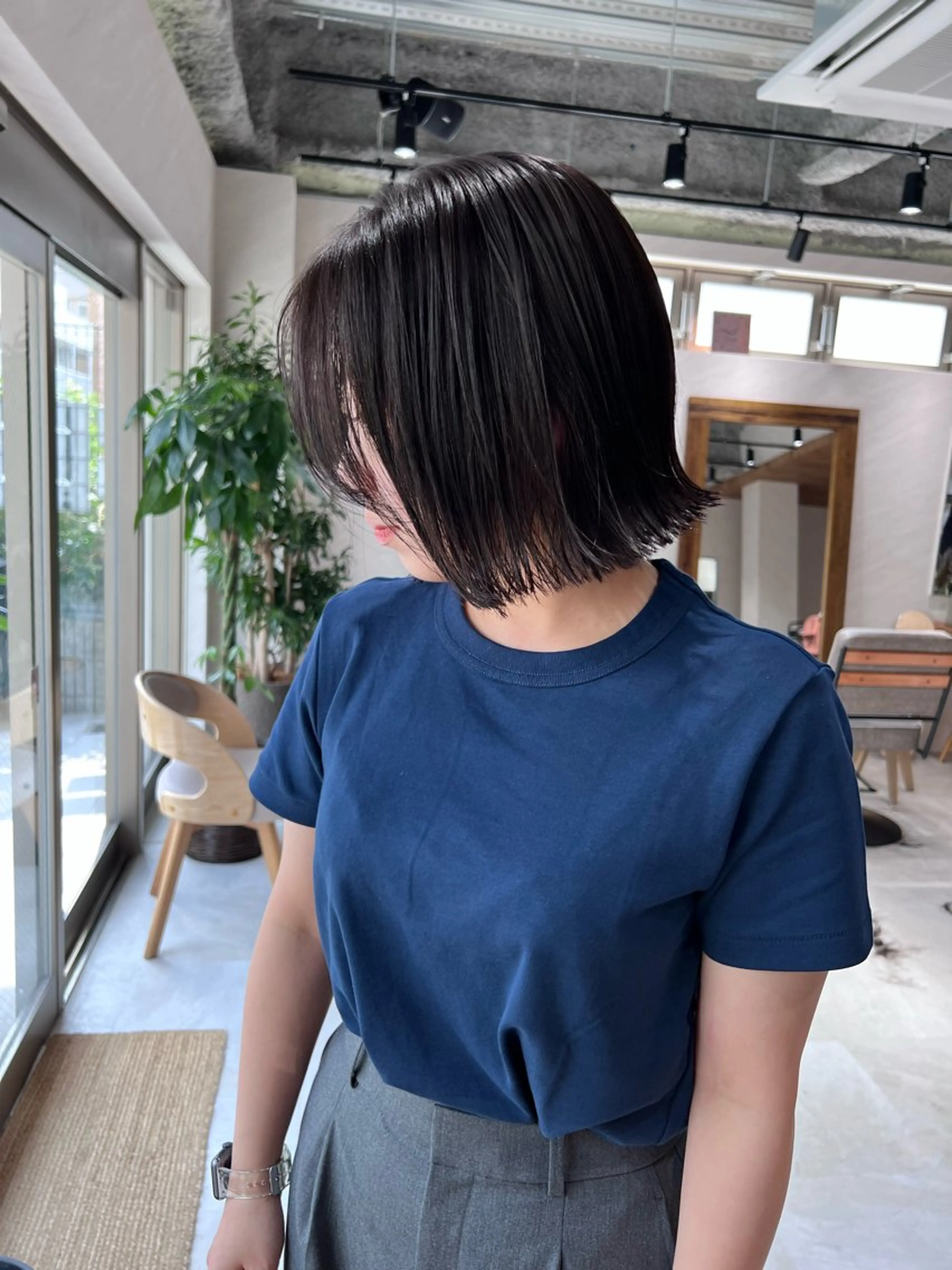 ショート カラー 切りっぱなしボブ ボブ カット トリートメント ヘッドスパ ヘアセット 🌟小顔カット🌟 レイヤーカットボブのヘアスタイル