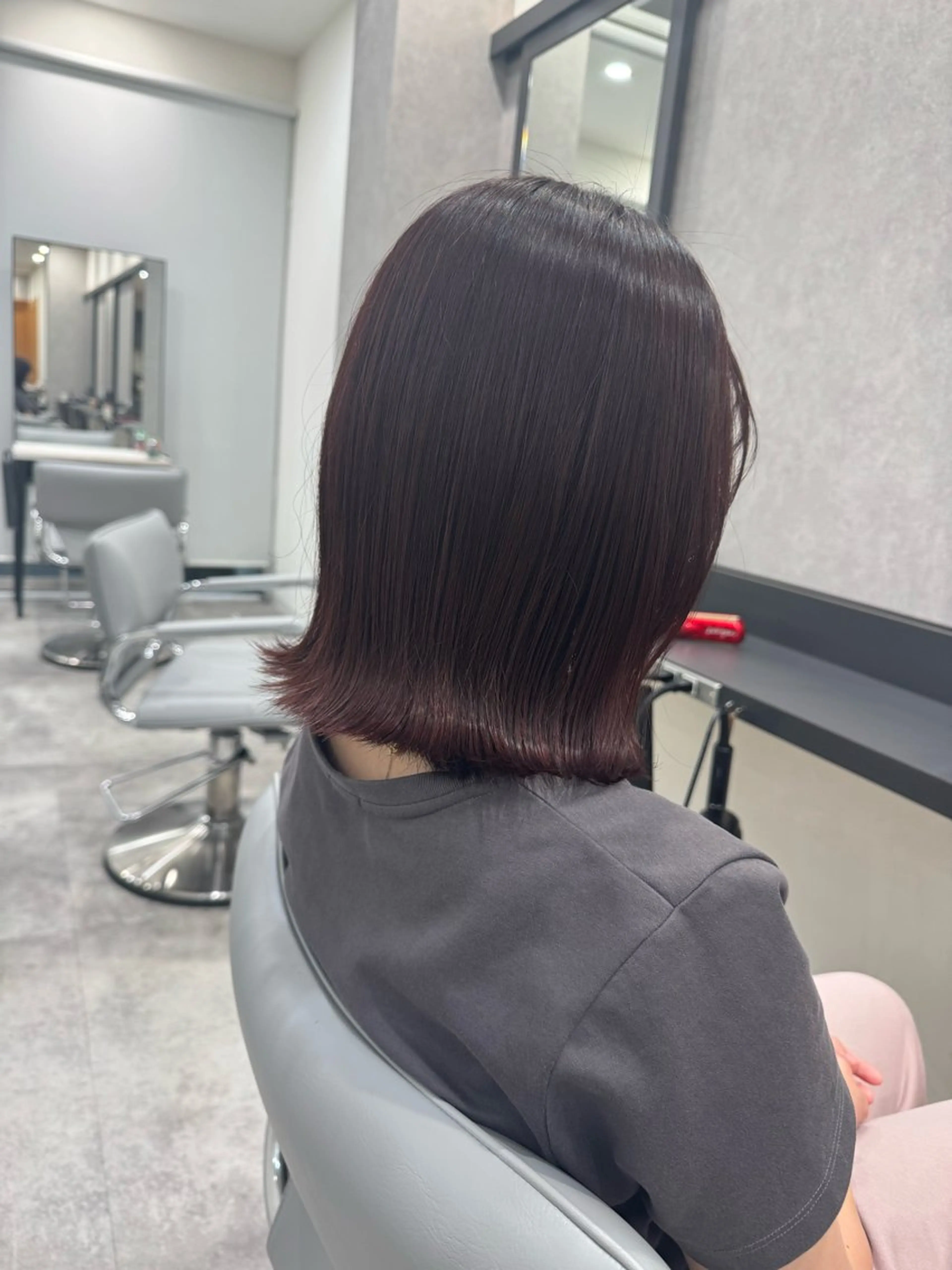 ミディアム カラー カット ヘアカラー トリートメント RAISE by_WHITEのヘアスタイル