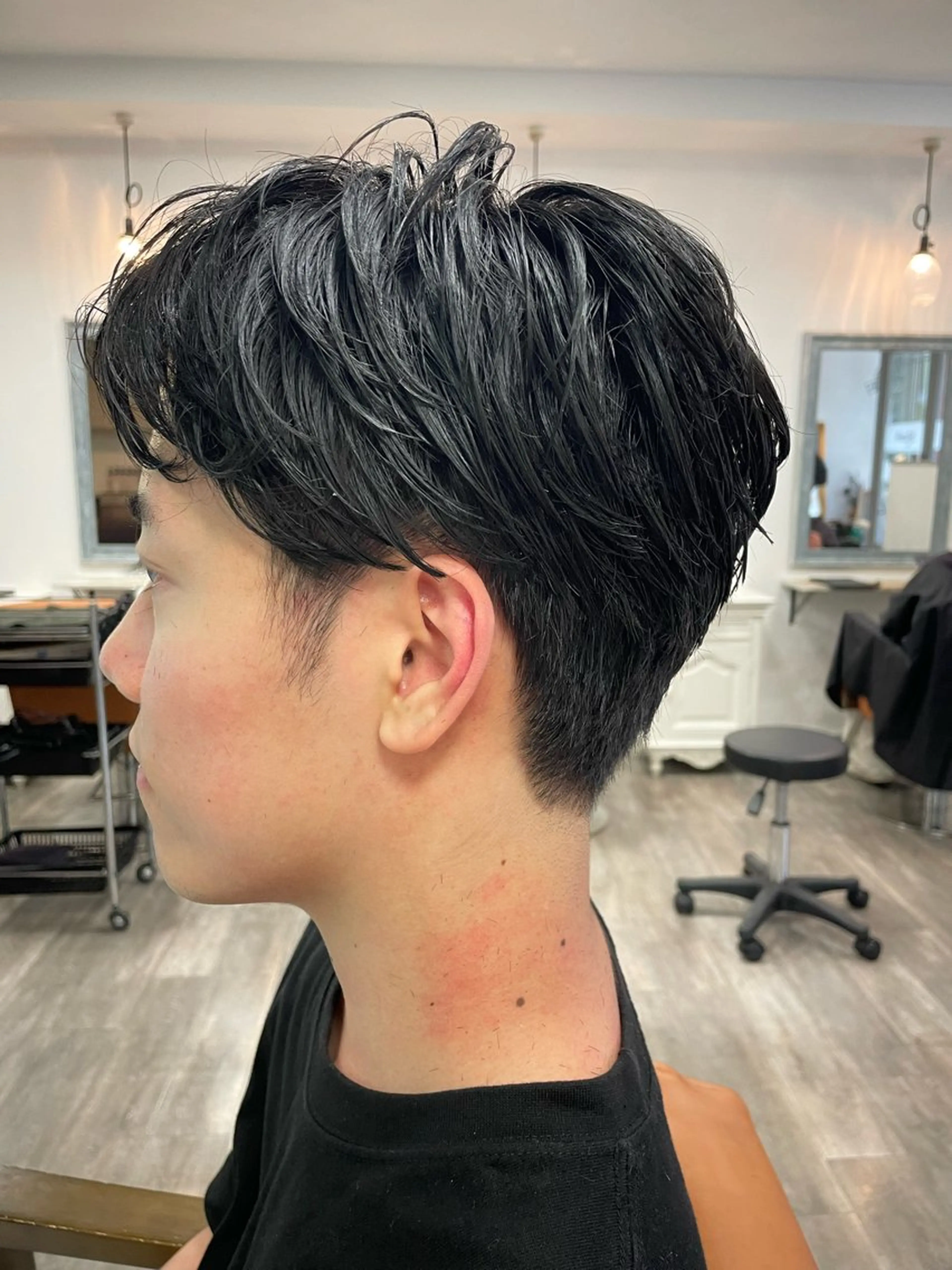 メンズ マッシュ 刈り上げ カット 黒川 名津美のヘアスタイル