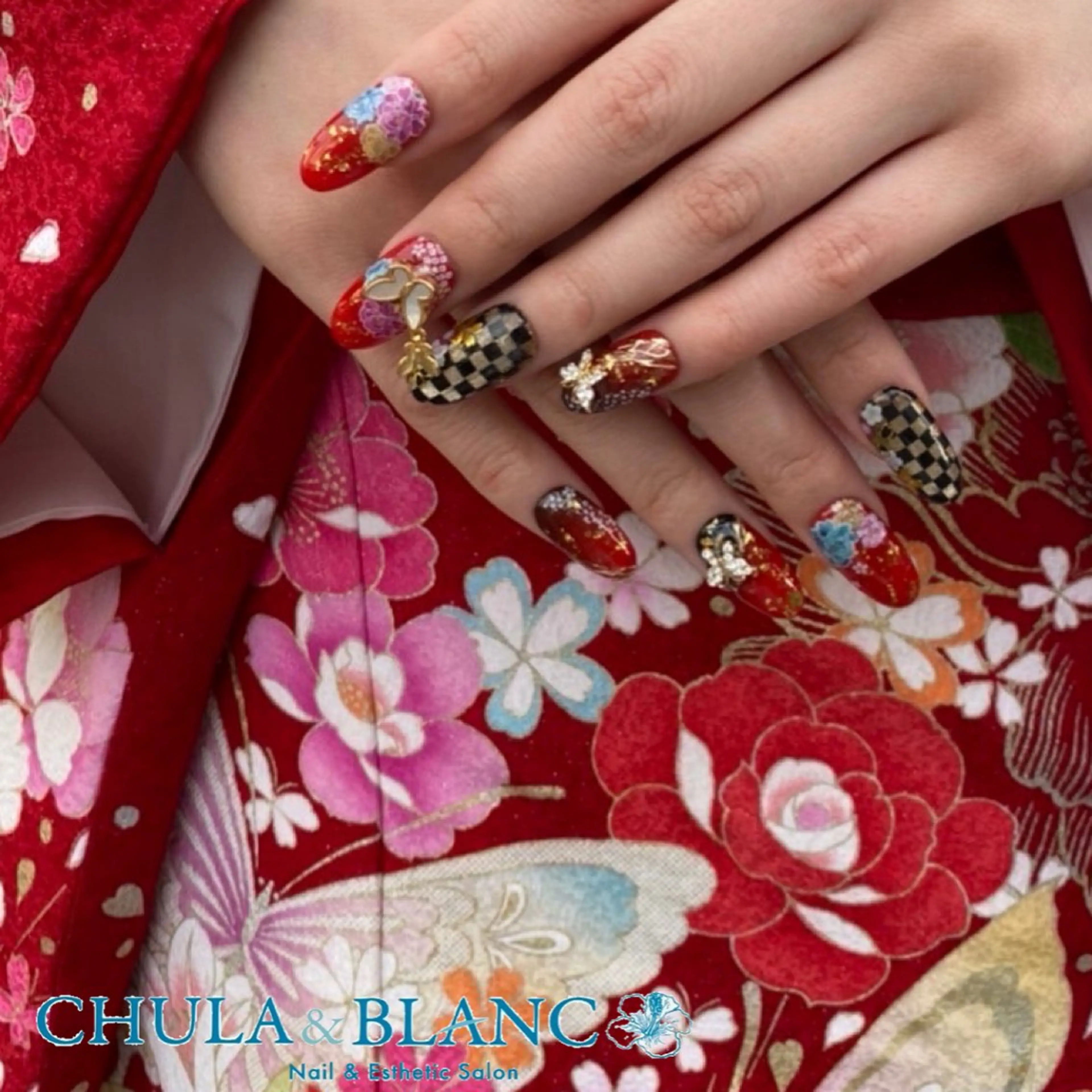 ネイル 成人式 ネイルチップ CHULA & BLANC所属・AYA AYAのネイルデザイン