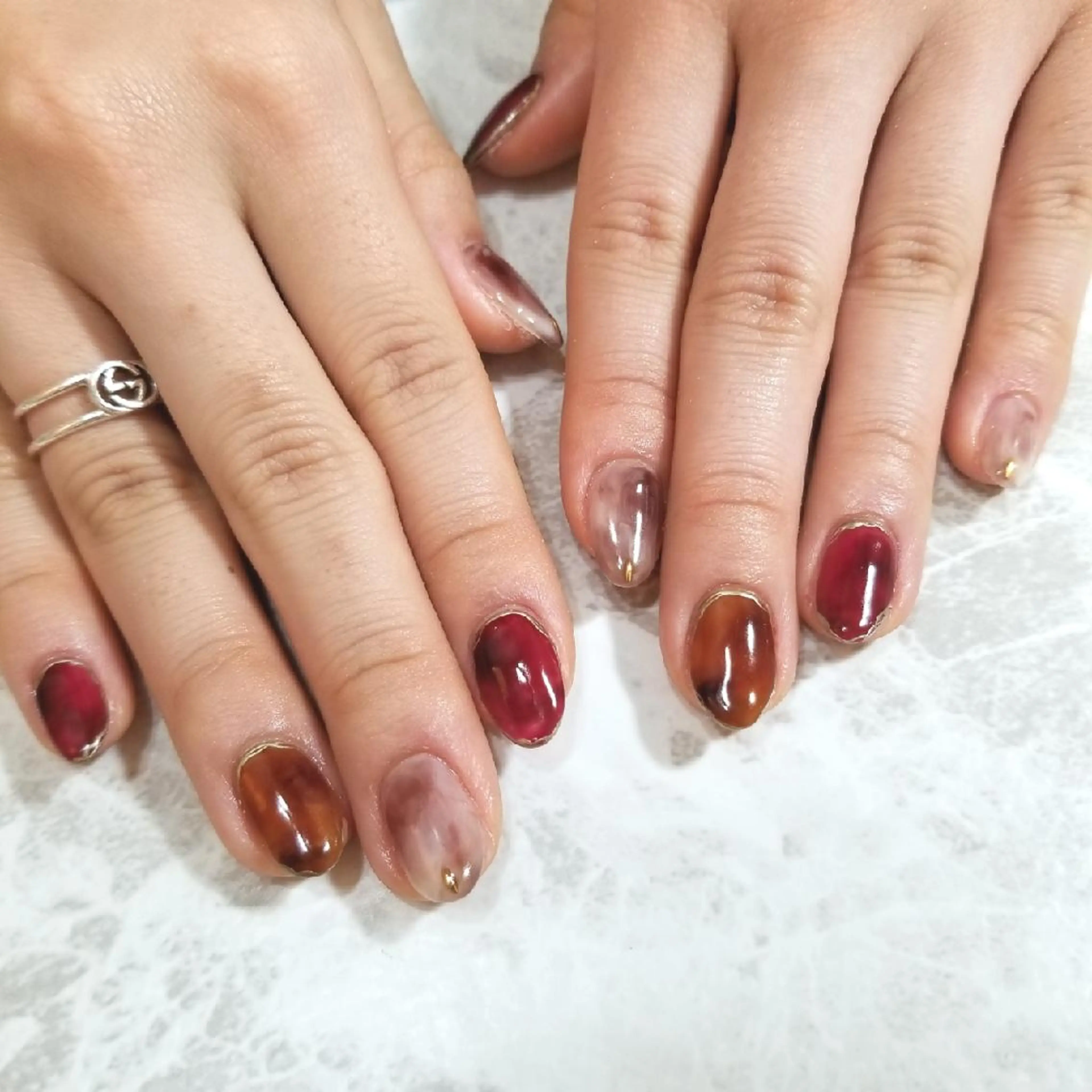 ネイル べっ甲ネイル ハンドネイル nailatelier nijiiro.所属・nijiiro🌈 サトウのネイルデザイン