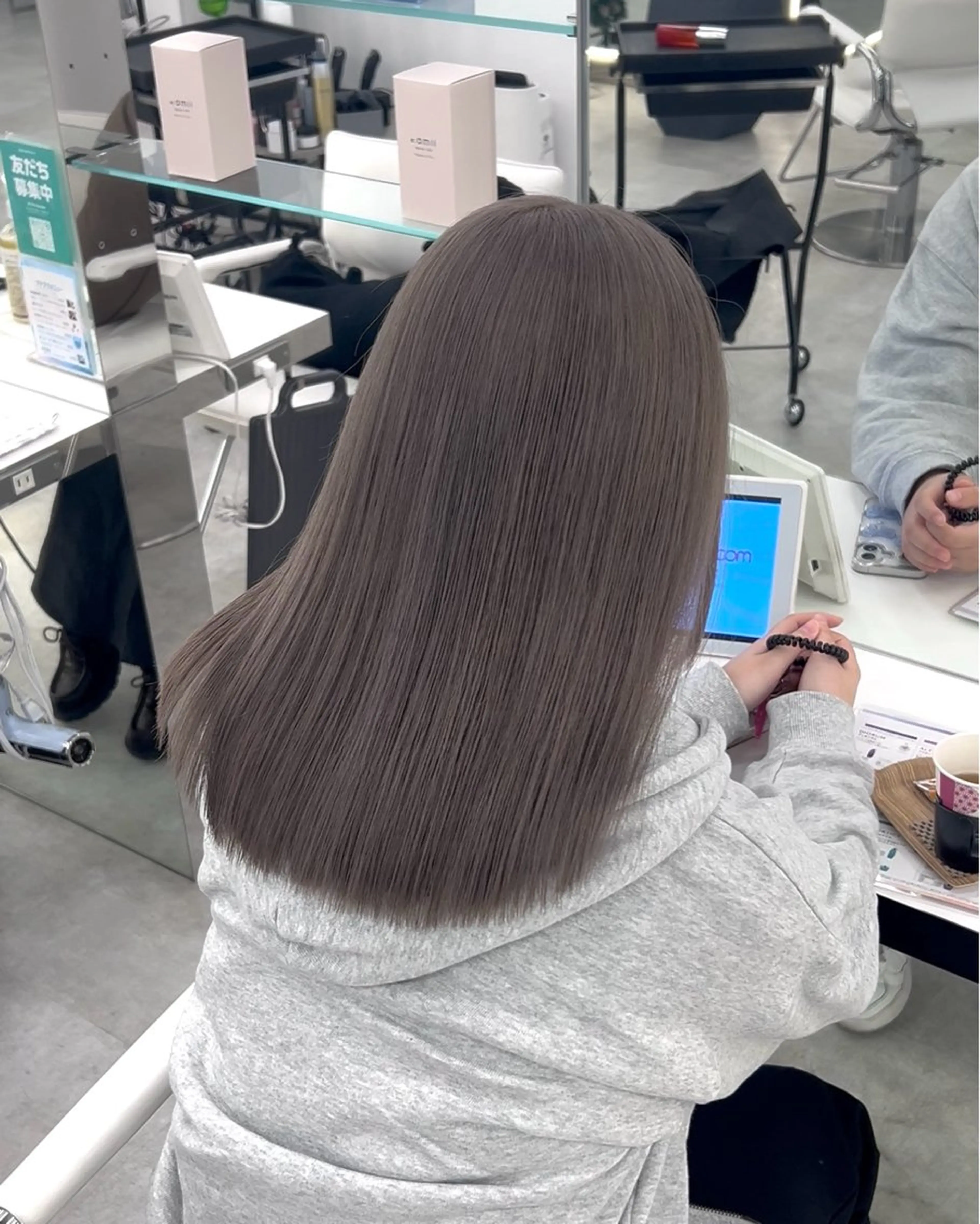 ミディアム カラー 透明感カラー グレージュ ヘアカラー トリートメント 透明感ハイトーン特化 /ケアブリーチ/莉駒のヘアスタイル