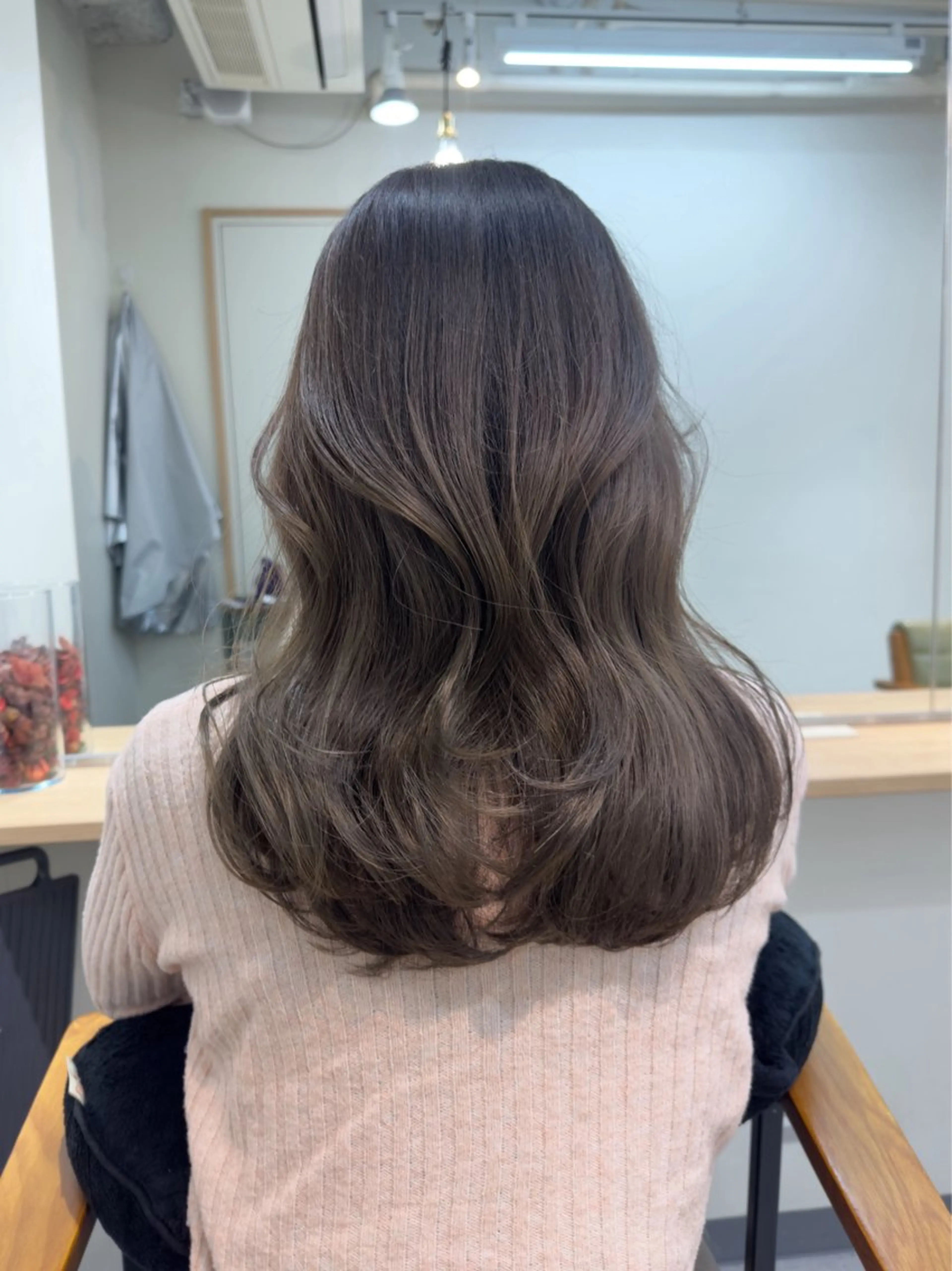 セミロング カラー レイヤー/顔周り /いいぬまみかのヘアスタイル