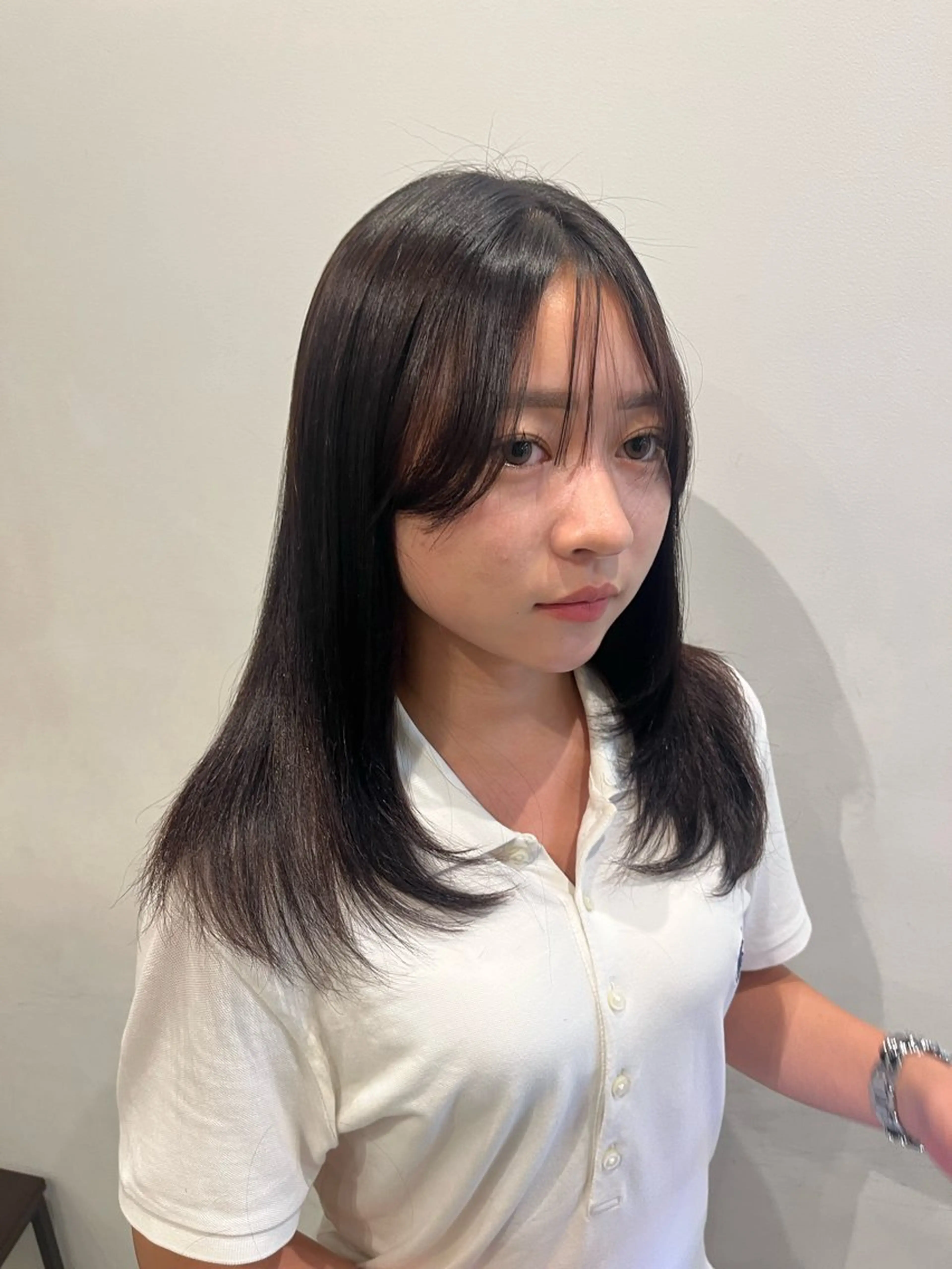 ミディアム 韓国レイヤーカット/ ハイトーン/マアヤのヘアスタイル