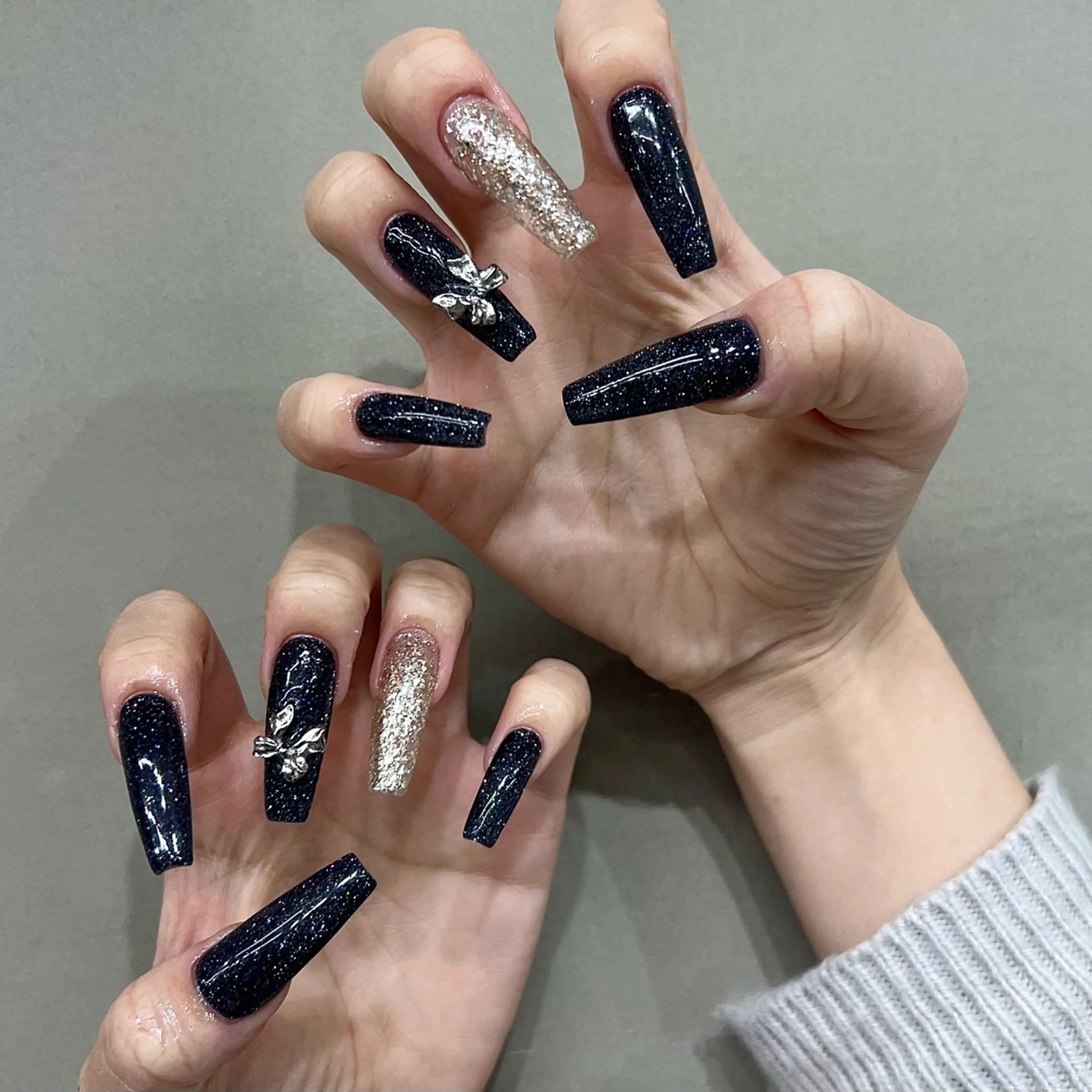 ネイル フラッシュネイル リボン ストーンネイル ハンドネイル フットネイル GRANDEUR焼津 Nana🦖のネイルデザイン