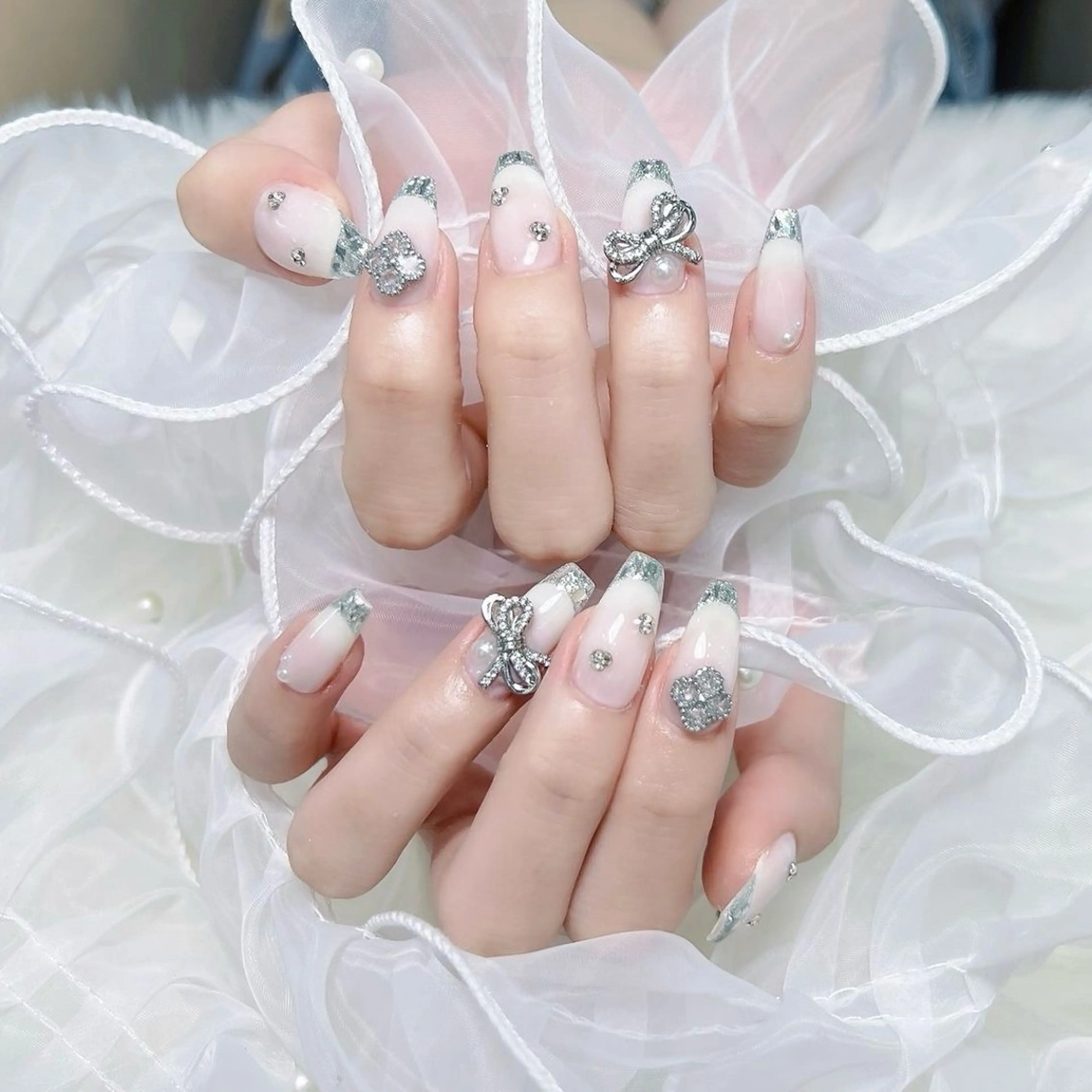 ミディアム ハンドネイル Echo Nail Salonのネイルデザイン