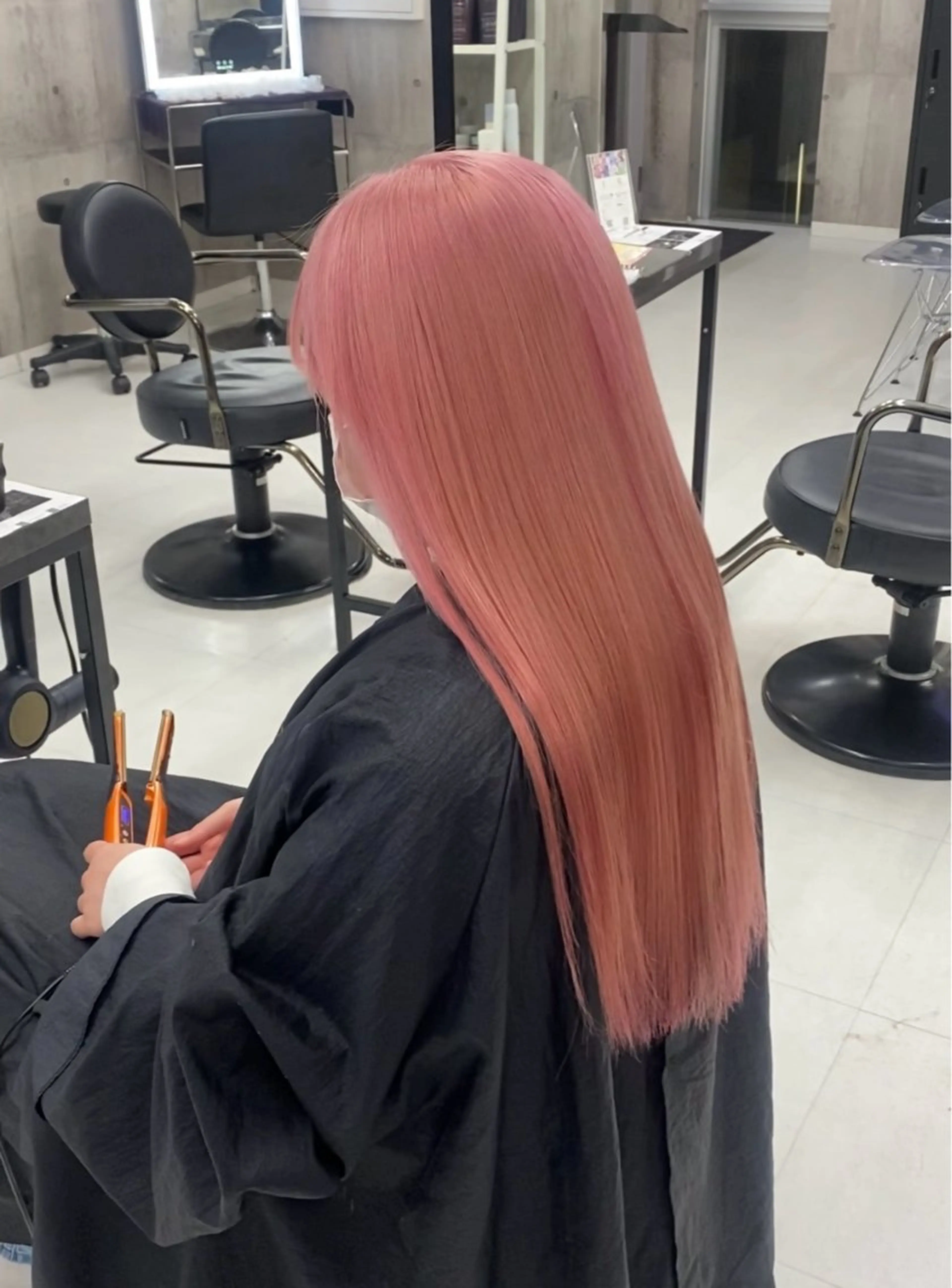 ロング カラー ヘアアレンジ メンズ ヘアカラー のん🎀ハイトーン/ レイヤーカット🐳のヘアスタイル