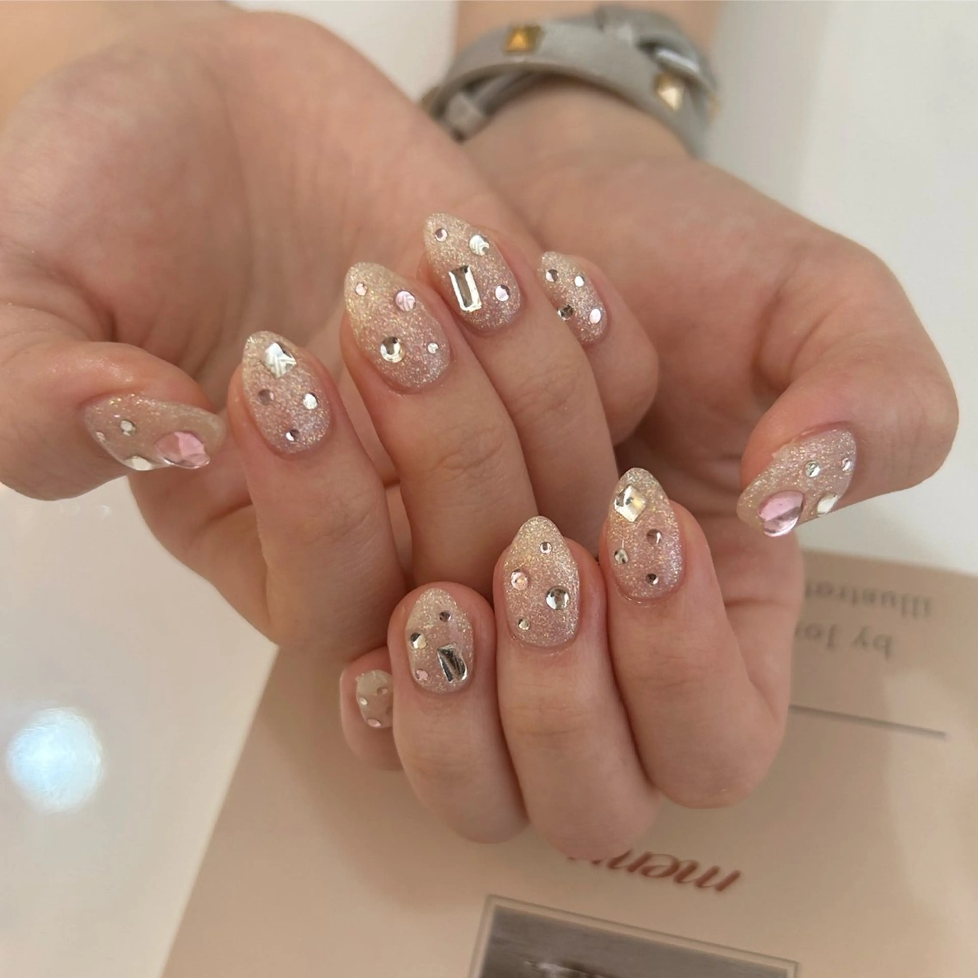 ネイル ハンドネイル ViViA momokaのネイルデザイン